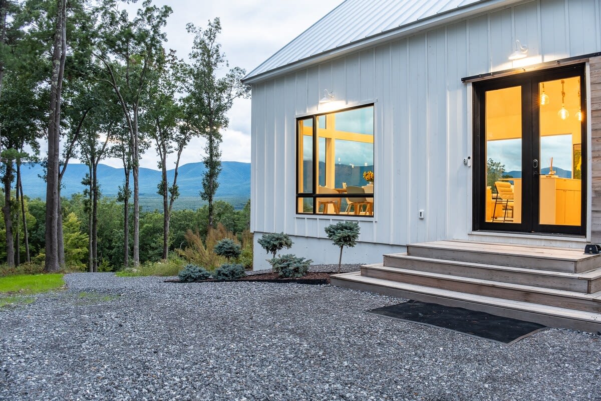 Birch & Buck - Stunning Views near Hudson & Hunter — photo 4