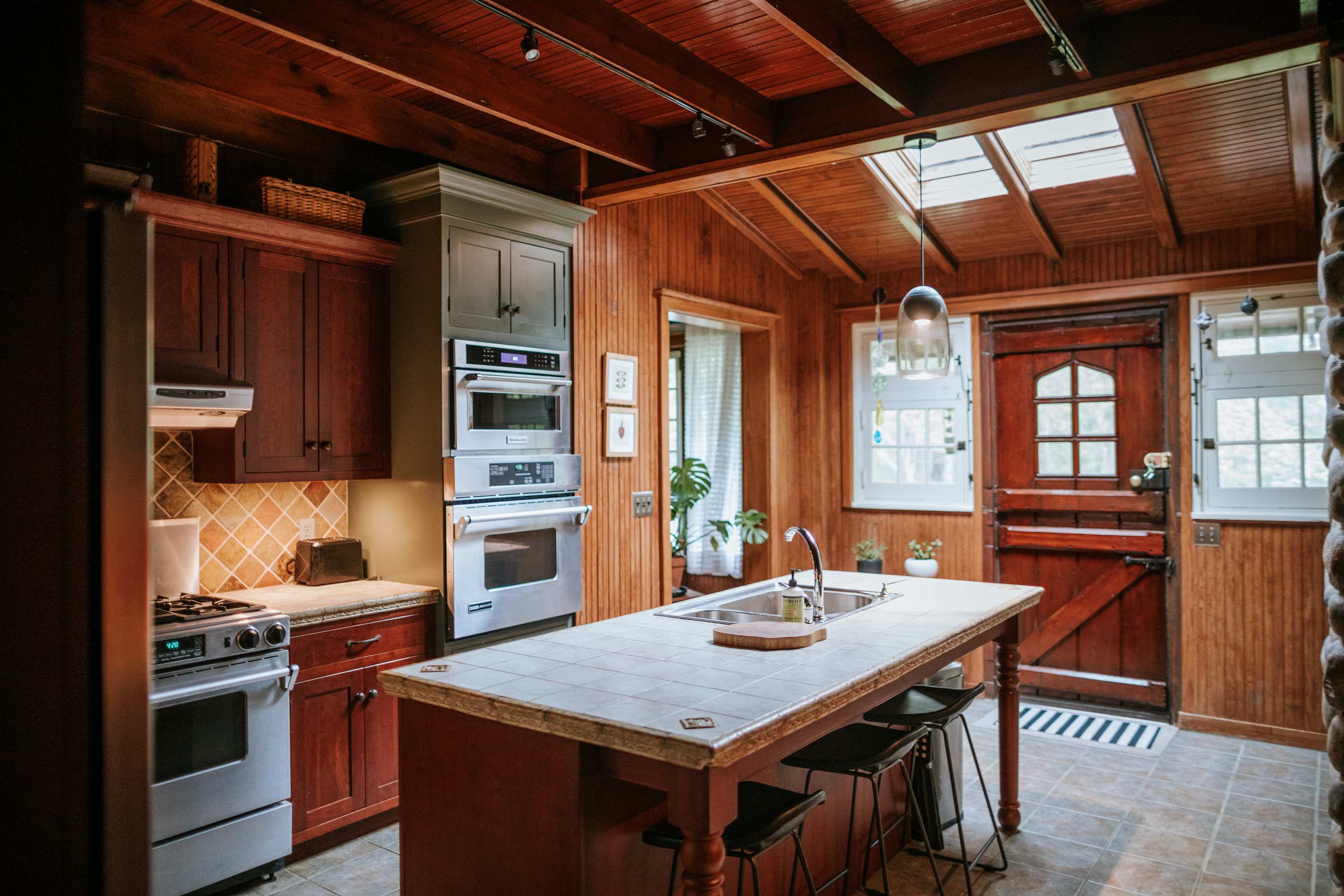 Blankenburg House: Refined Rustic | Forest Serenity — photo 4