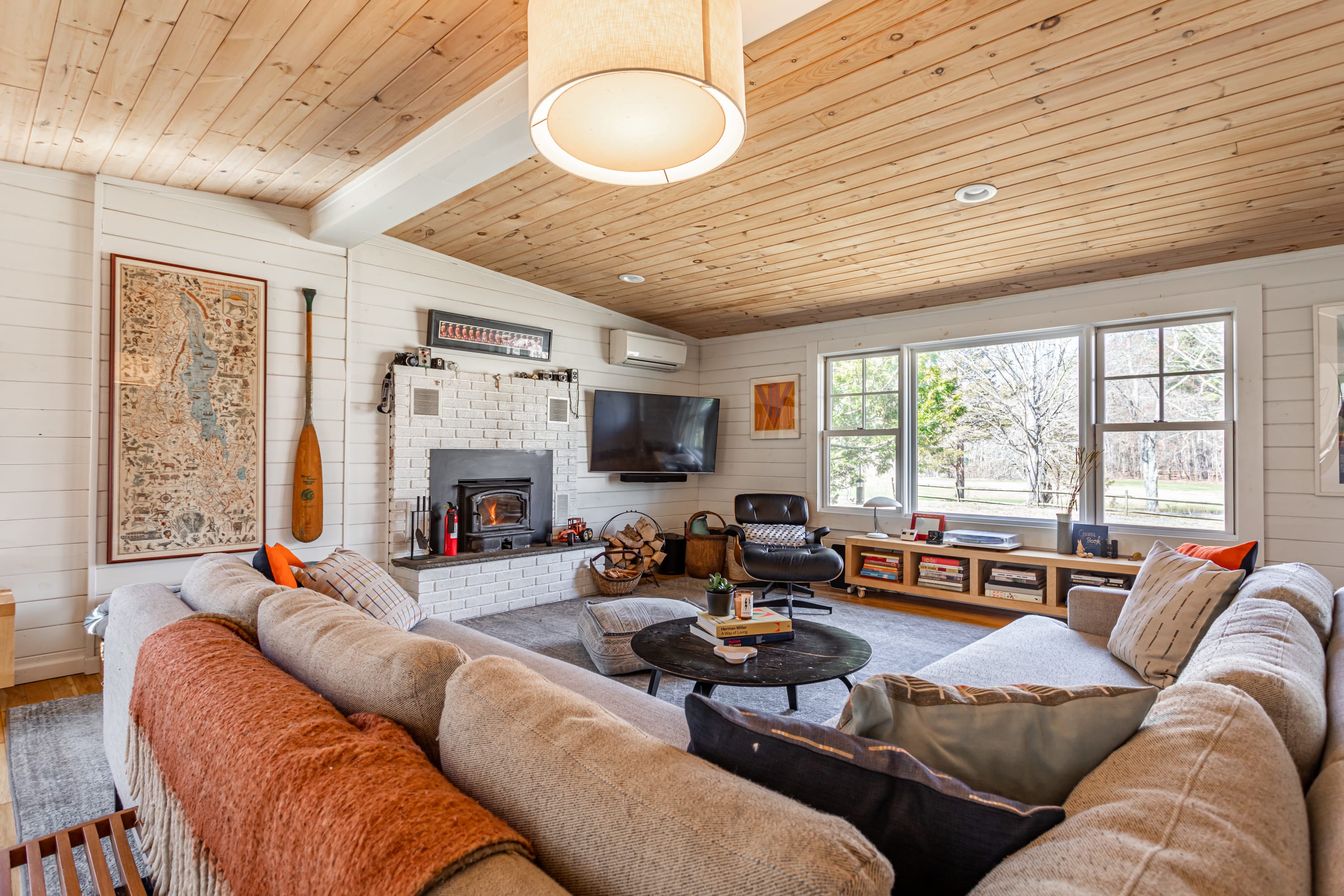 Blue Mountain Cabin - Saugerties Gem with Hot Tub