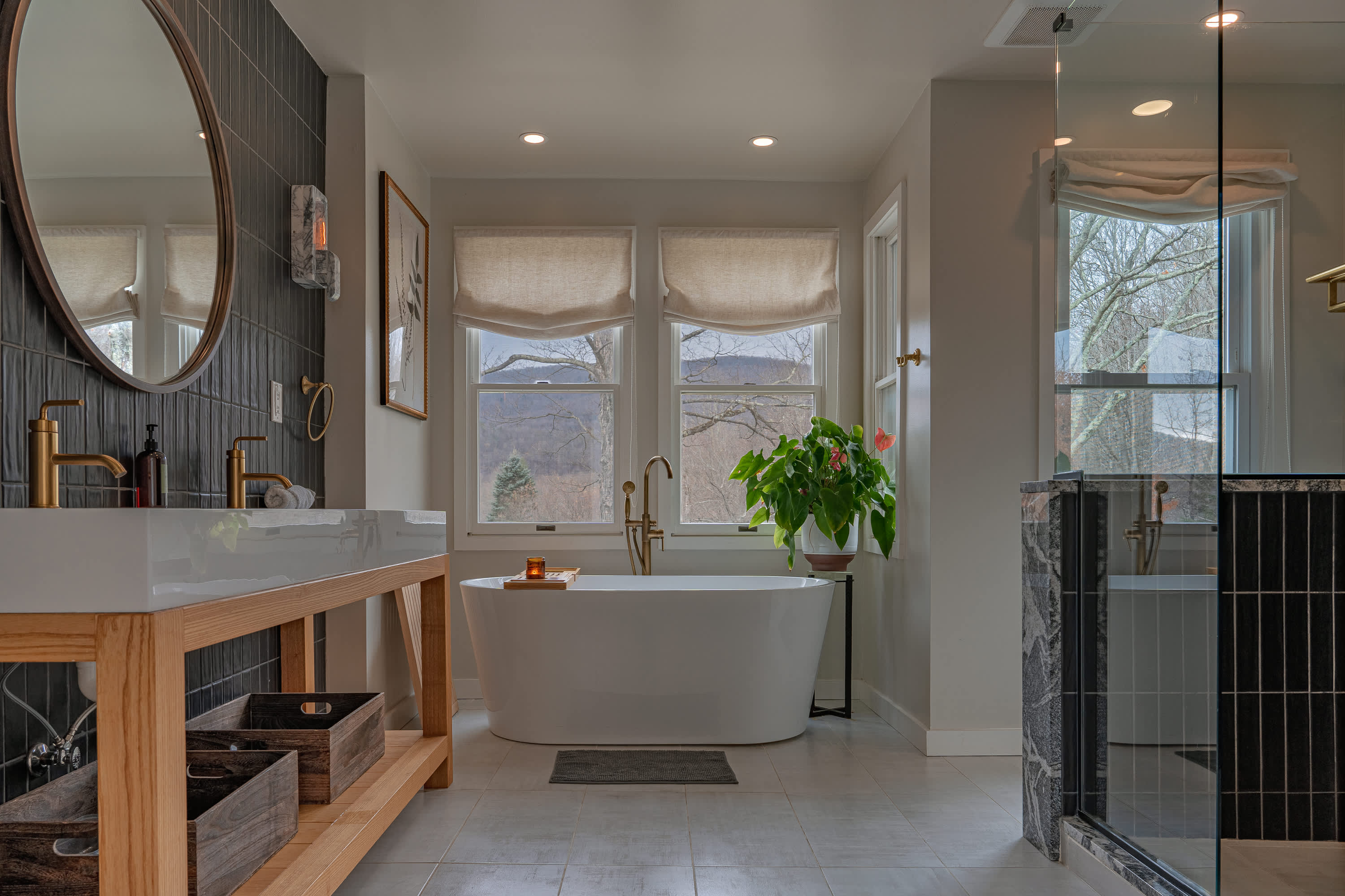 Full bathroom 2