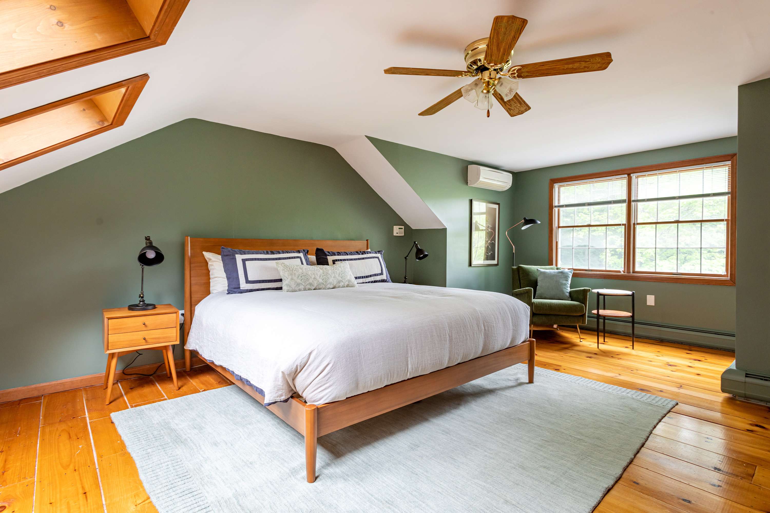 Butterfly Cottage: Nature Framed Deck w/Hot Tub | Scenic Beauty — photo 3