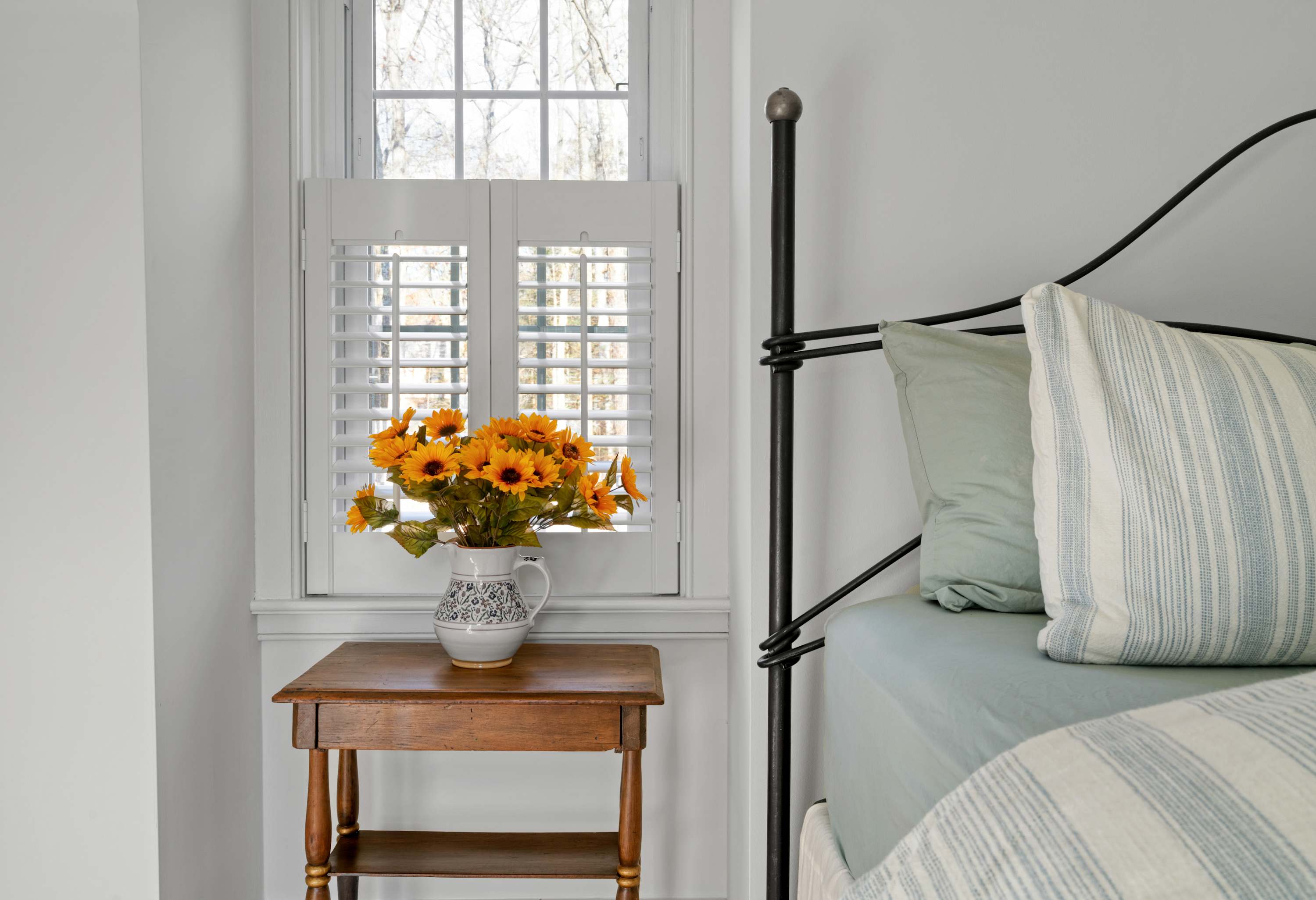 Bedroom 2: Guest Suite