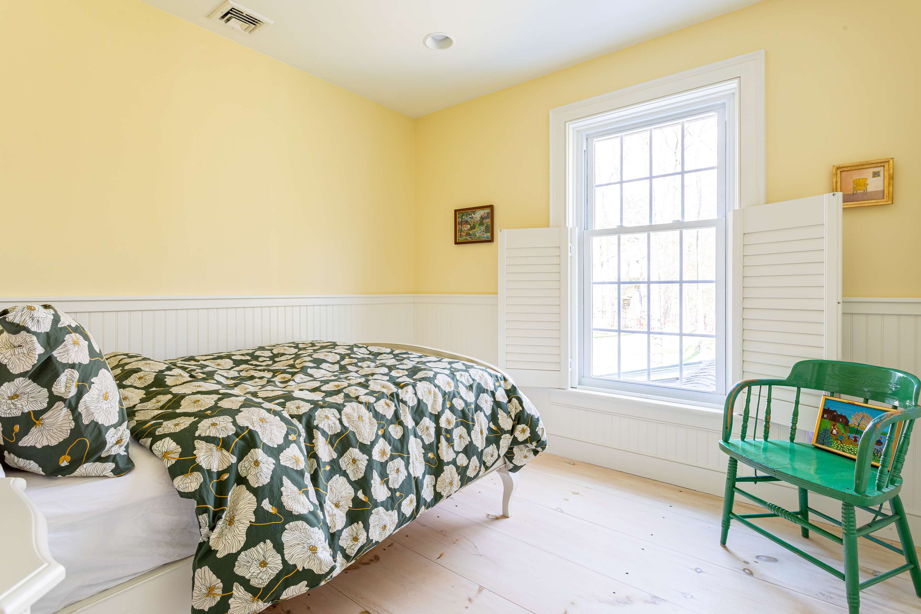 Bedroom 3: Guest Bedroom