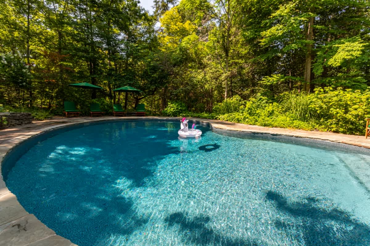 Cardinal Crossing: Stylish & Spacious Hudson Valley Getaway with Heated Saltwater Pool — photo 1