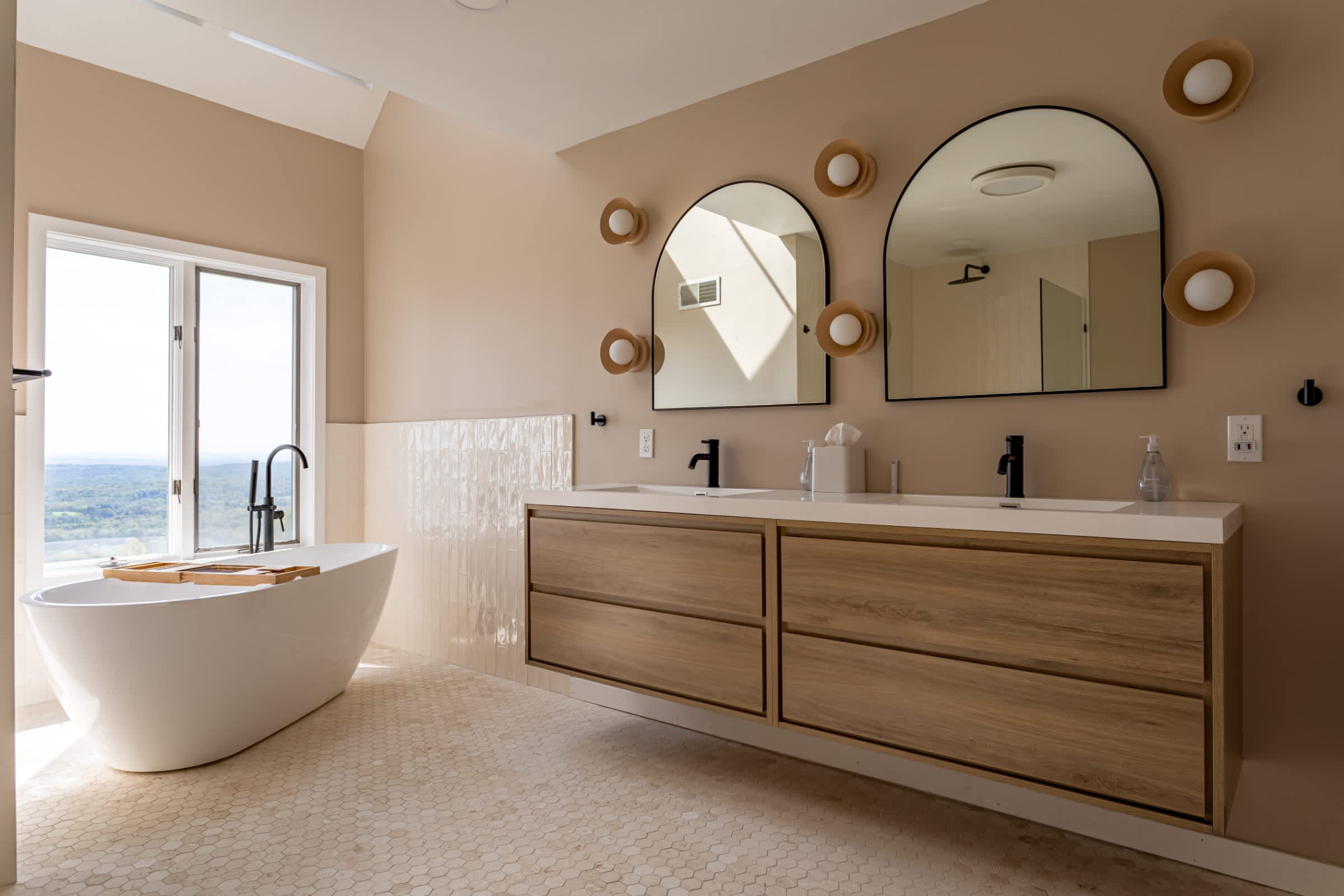 Full Bathroom 2