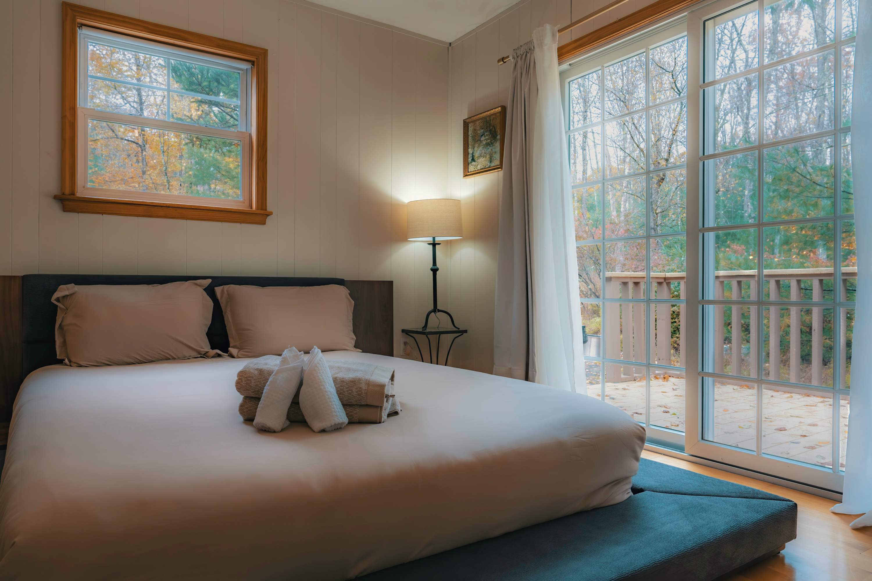 Bedroom 1: Primary