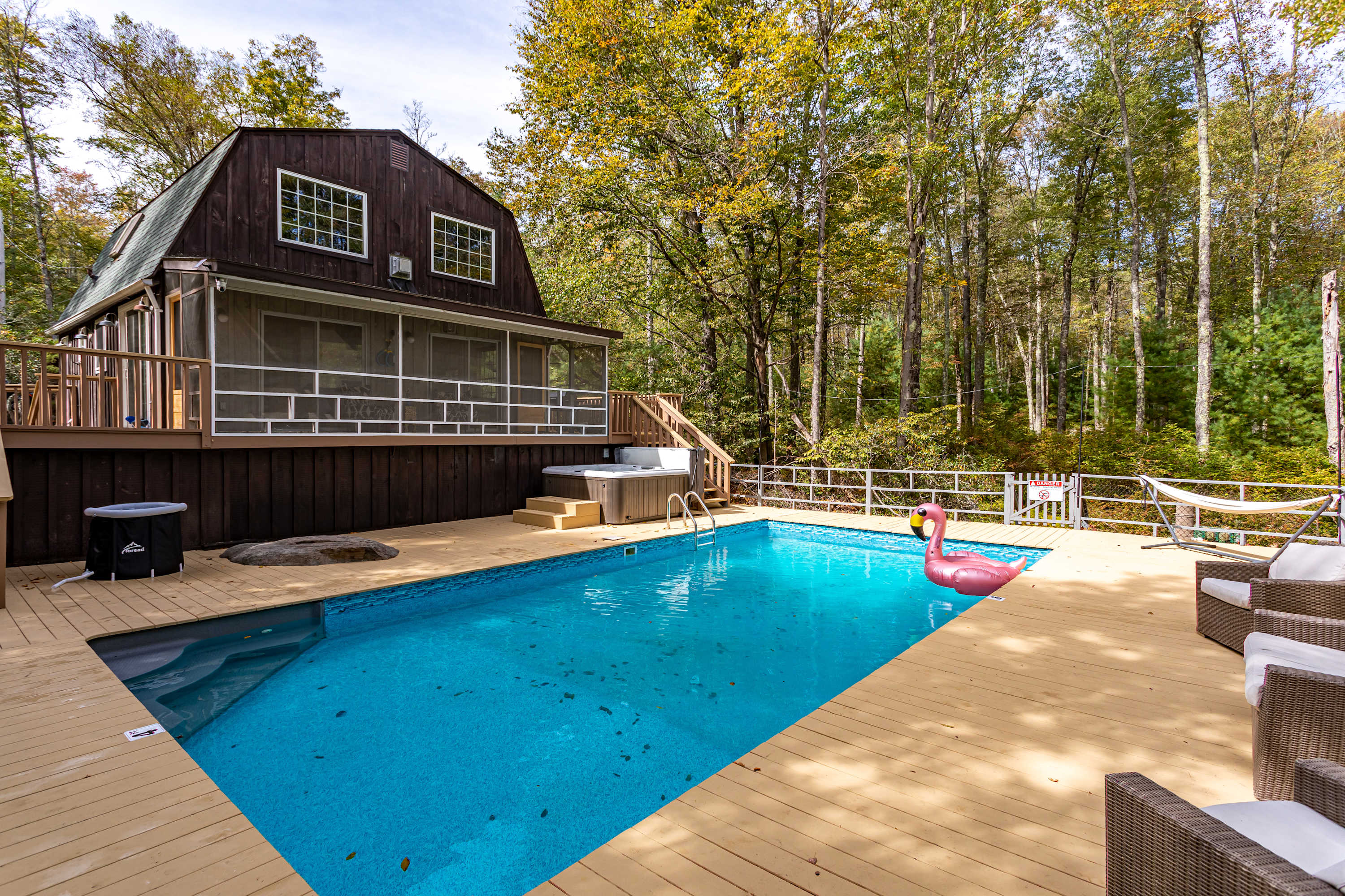 Catskills Dream Lakehouse - Lake, Pool & Hot Tub
