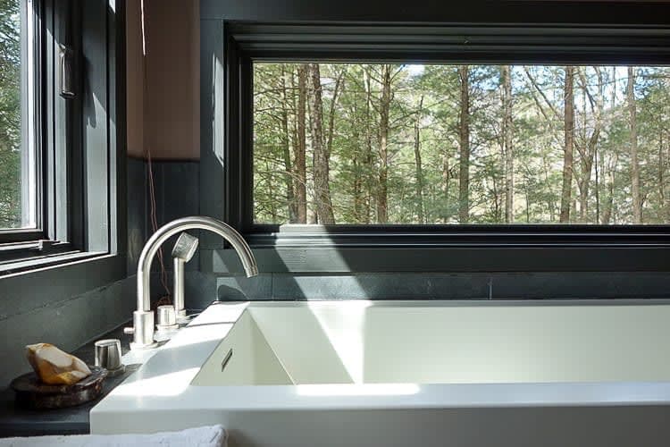 Full Bathroom 1