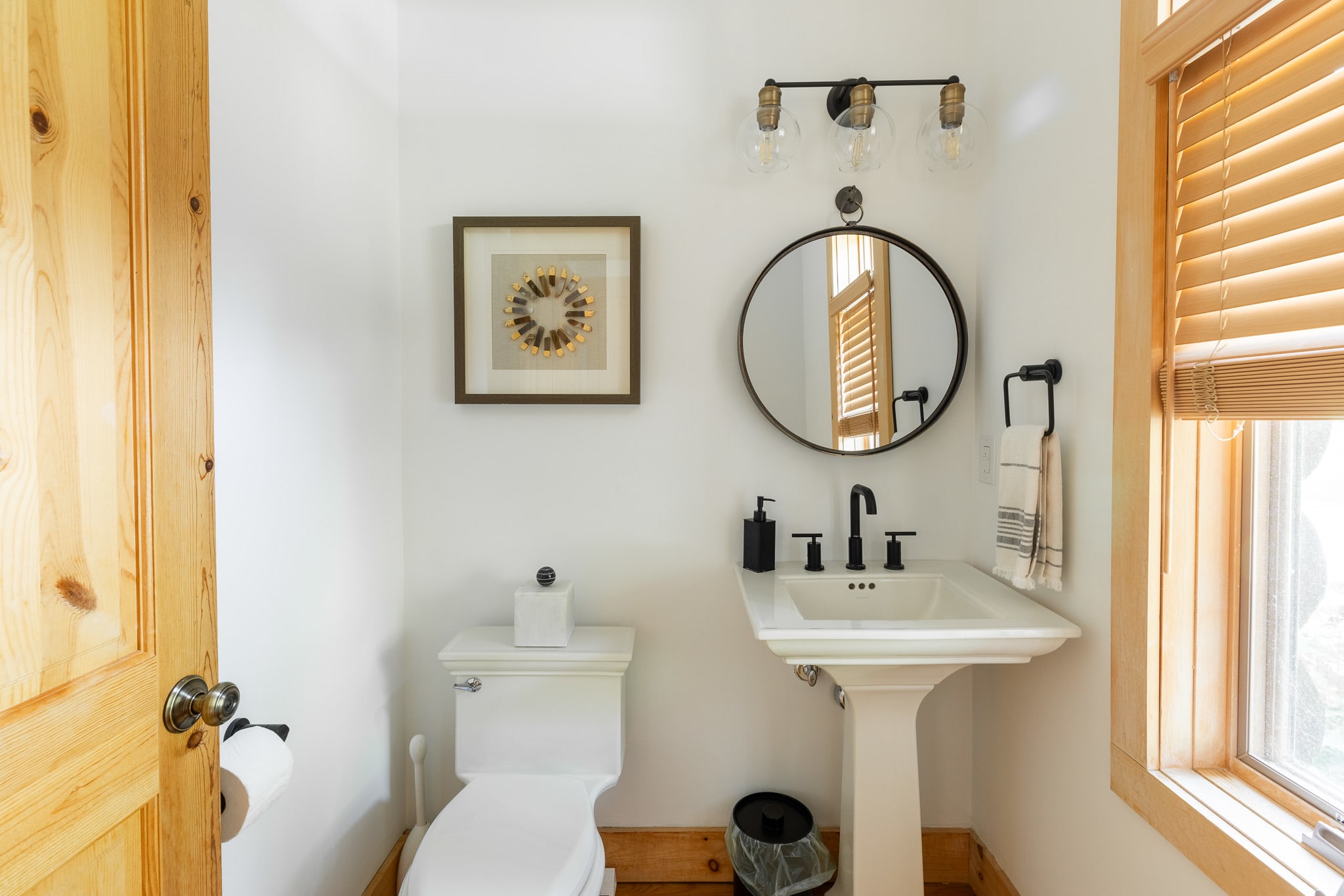 Full Bathroom 2