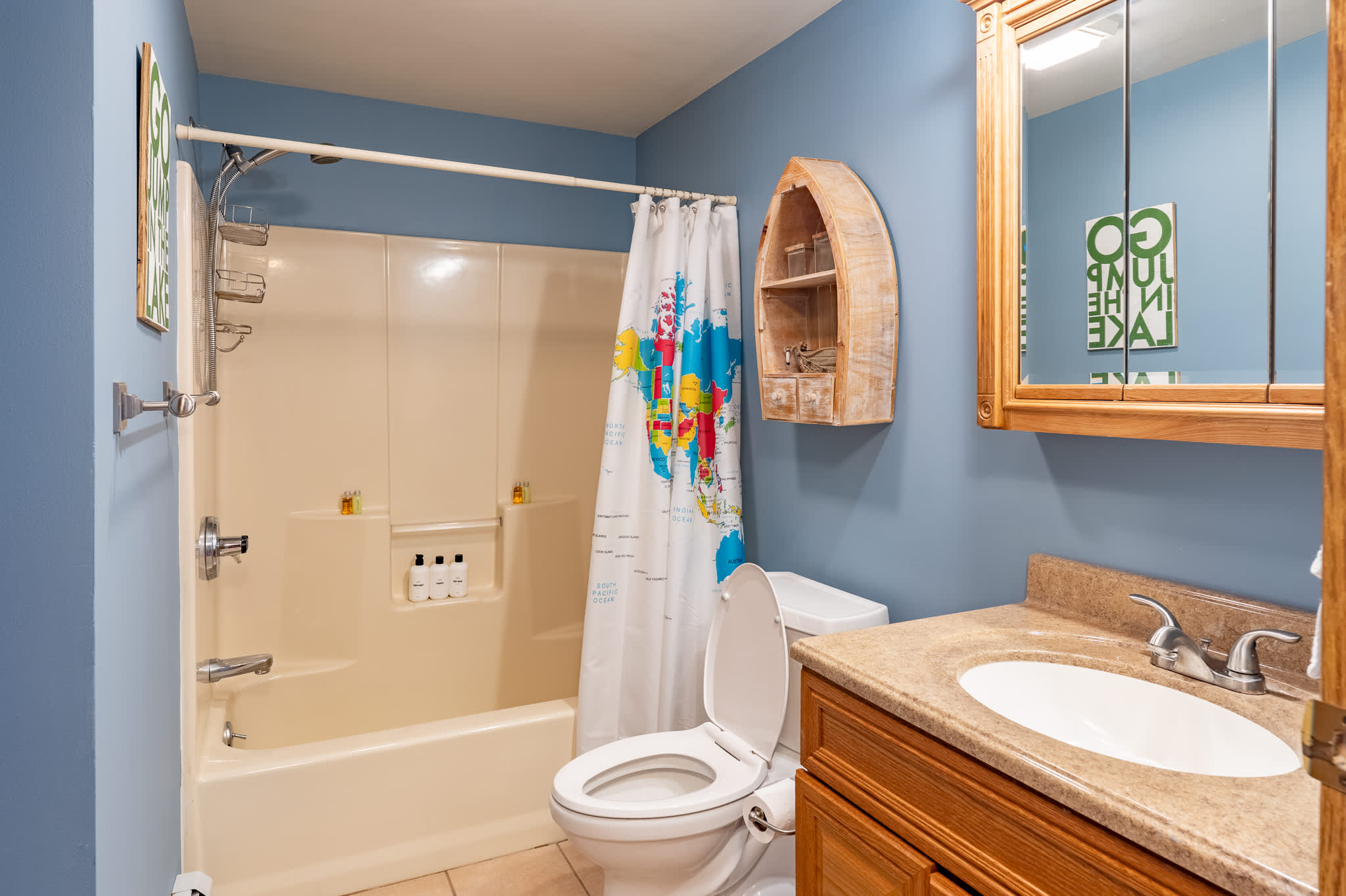 Full bathroom 1
