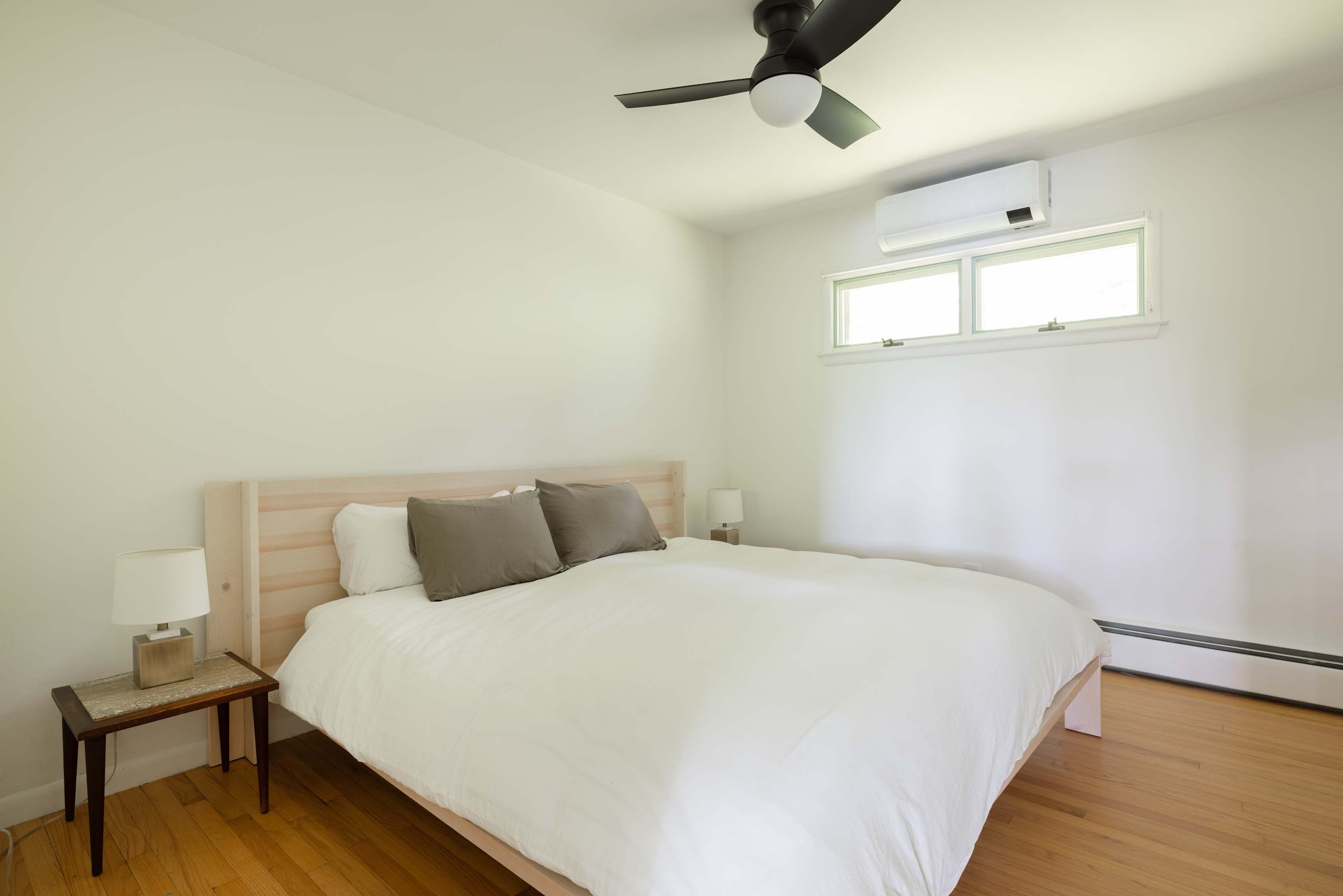 Bedroom 1: Master