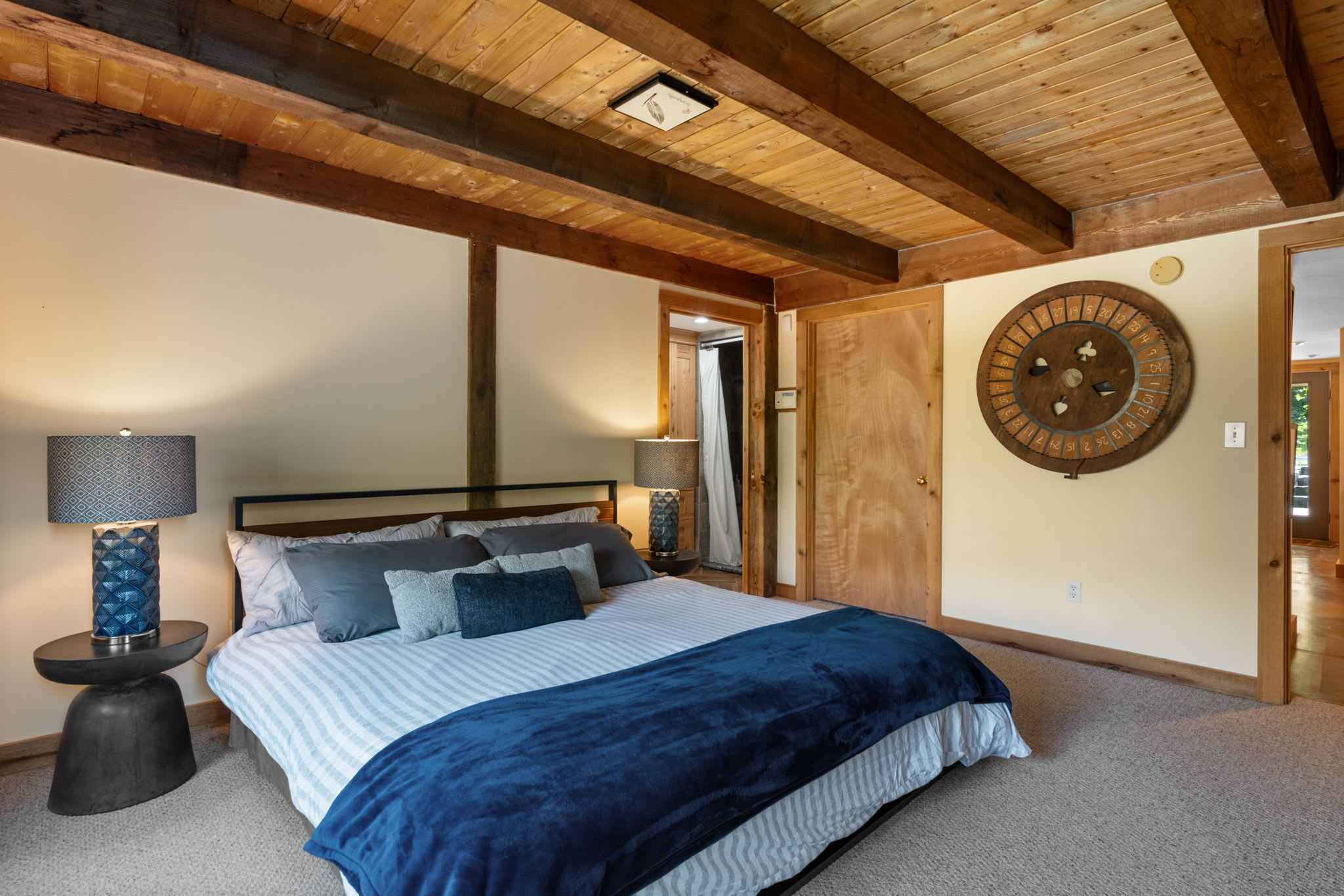 Bedroom 1: Master