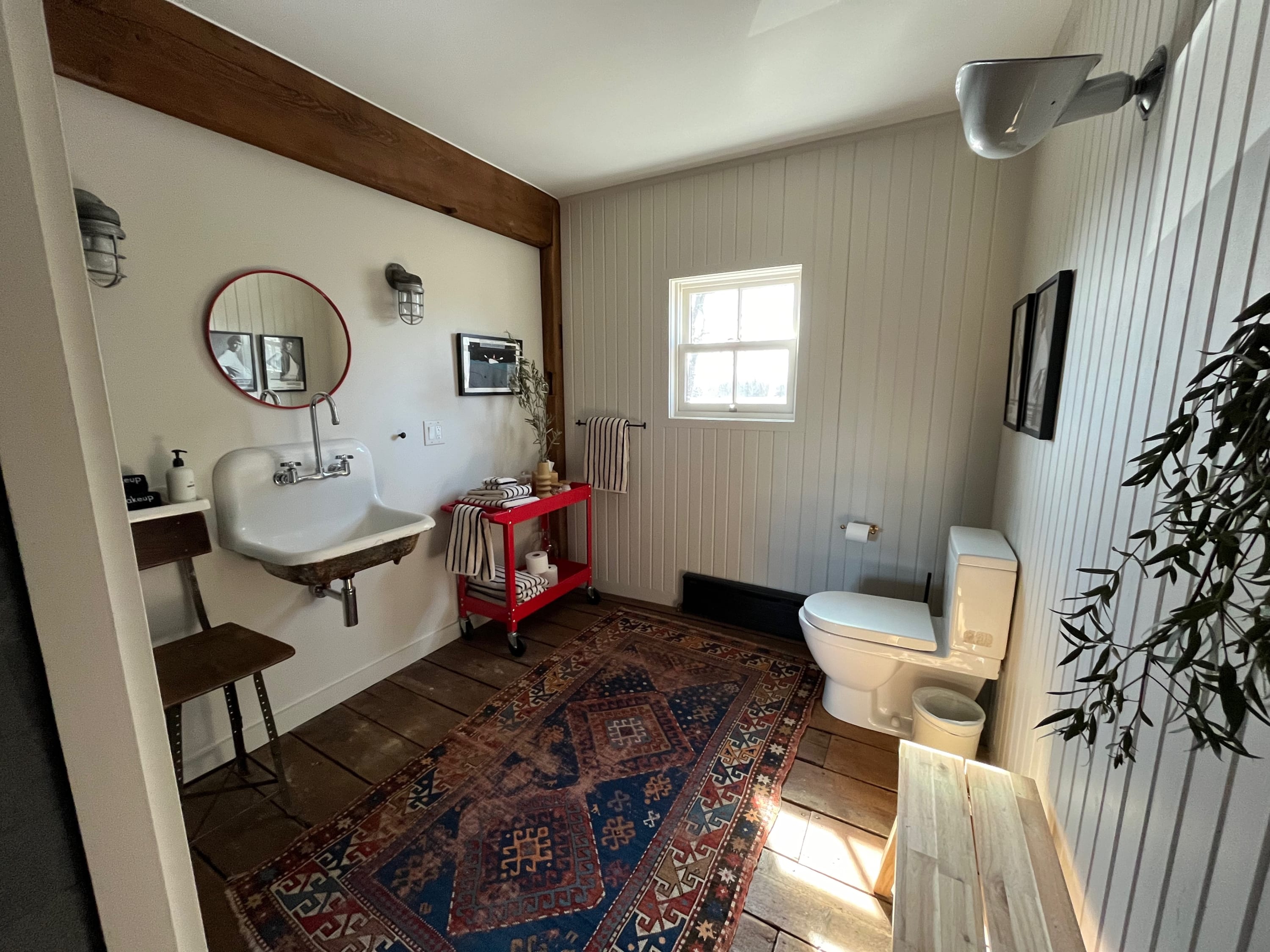 Guest en-suite Bath