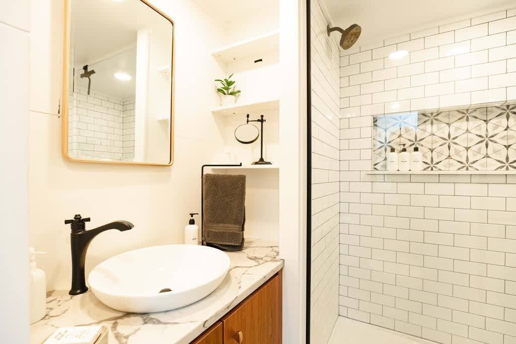 Full bathroom