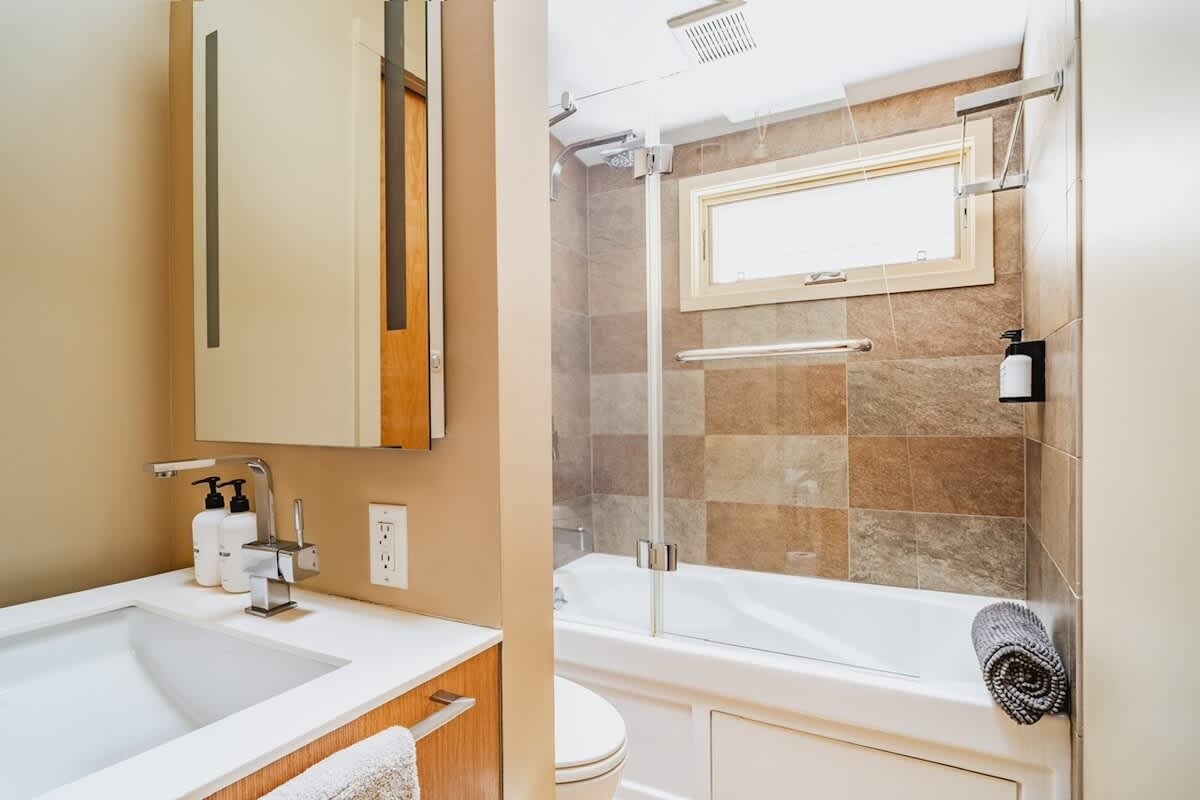 Full bathroom