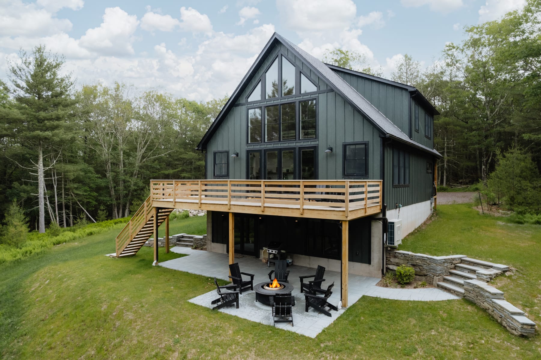 Half Moon Mtn House - Modern Chalet in Barryville