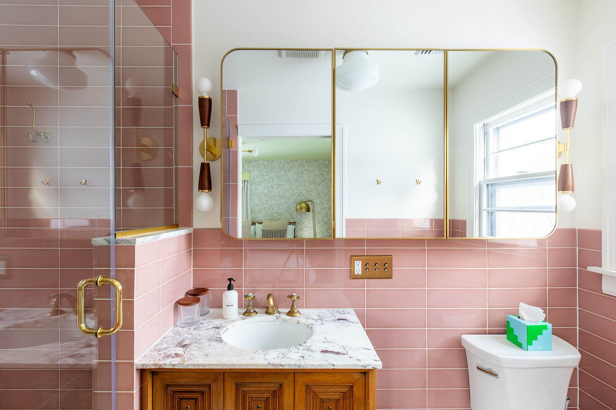 Full Bathroom 3