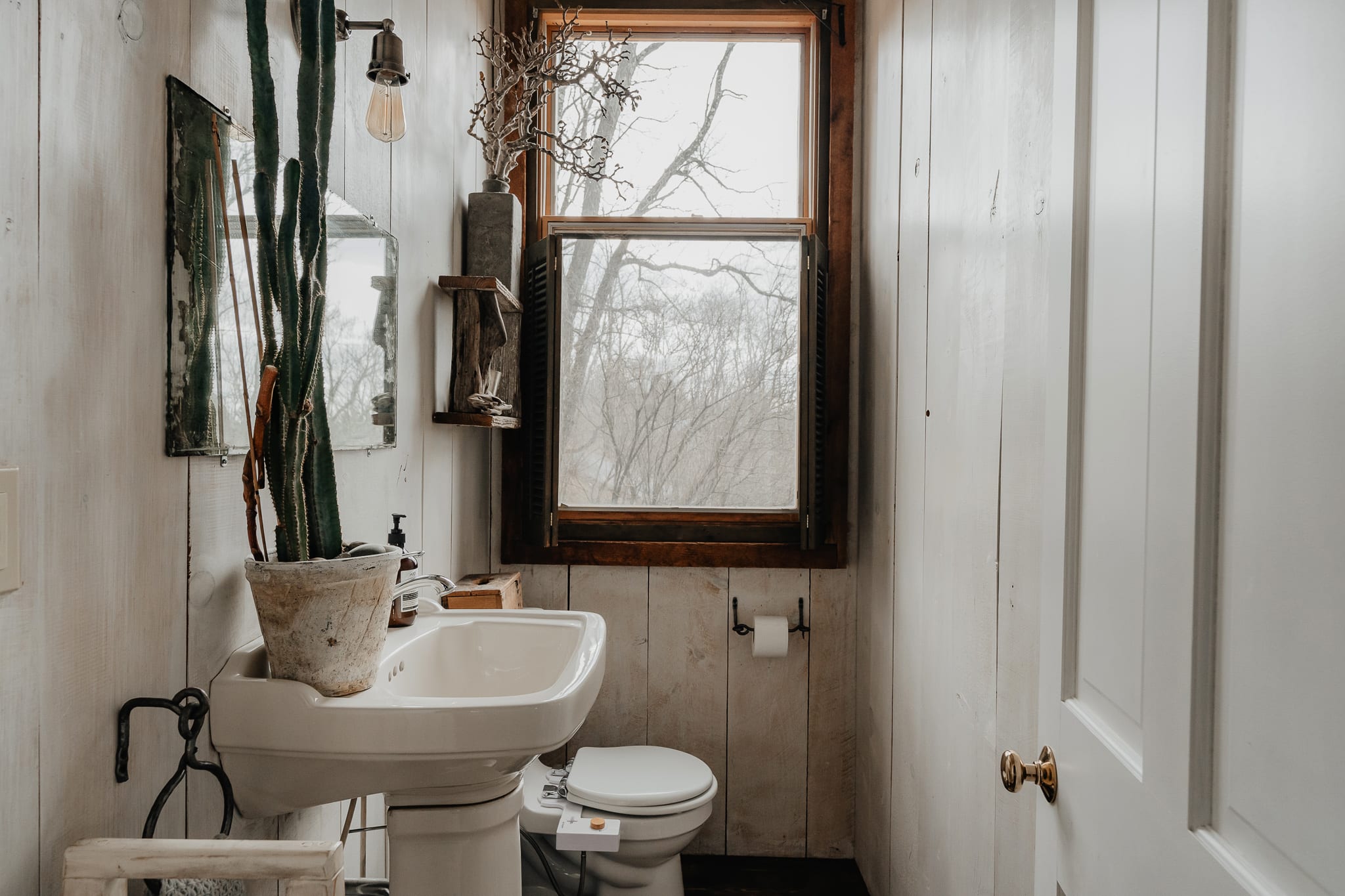 Full Bathroom 1