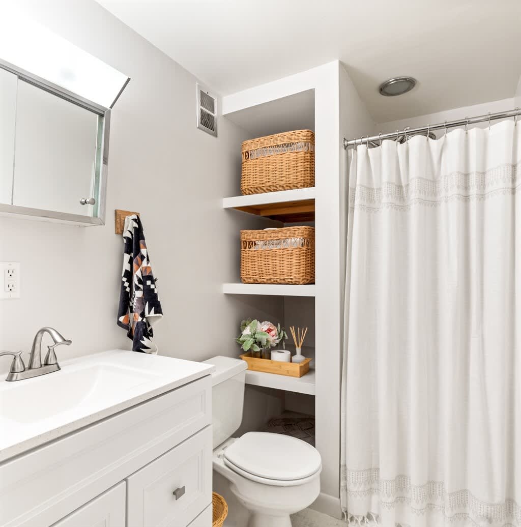 Full bathroom