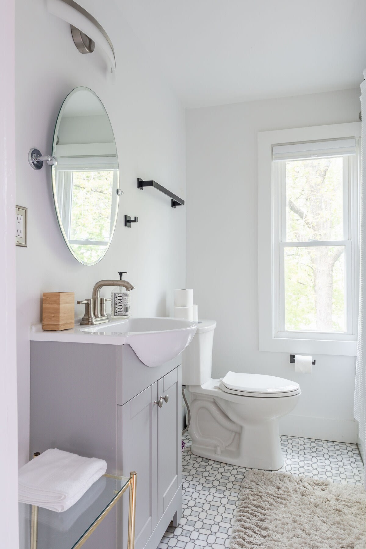 Full Bathroom 2