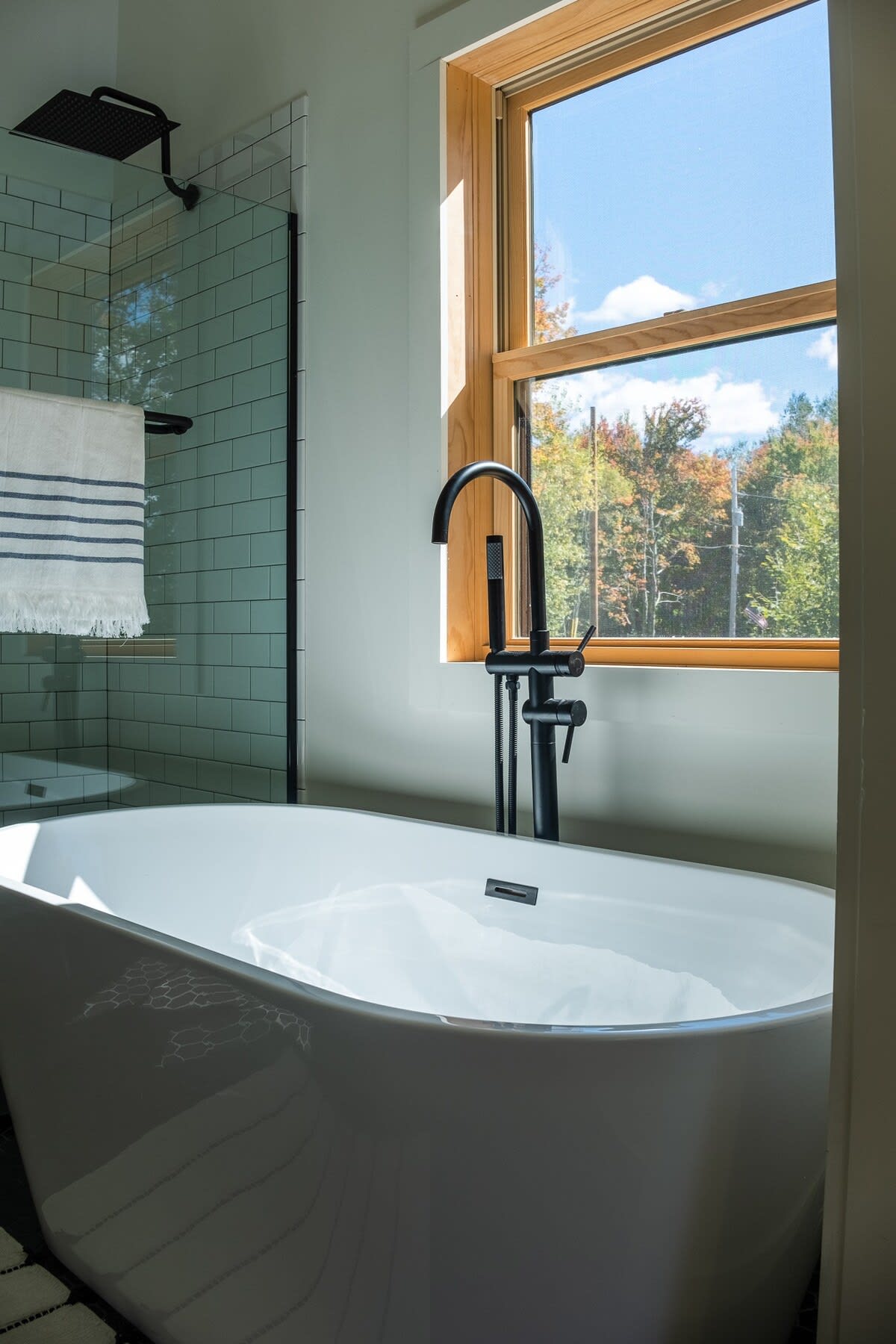 Full Bathroom 1