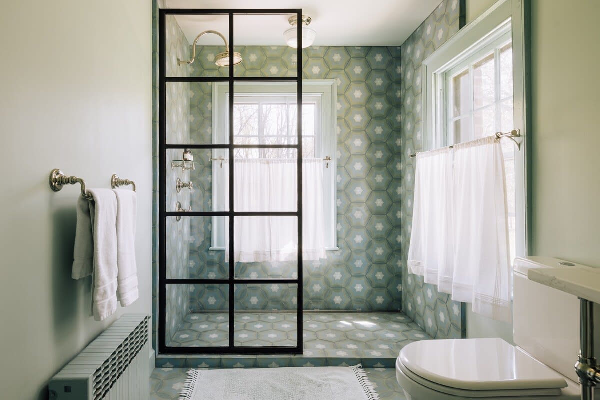 Full Bathroom 5
