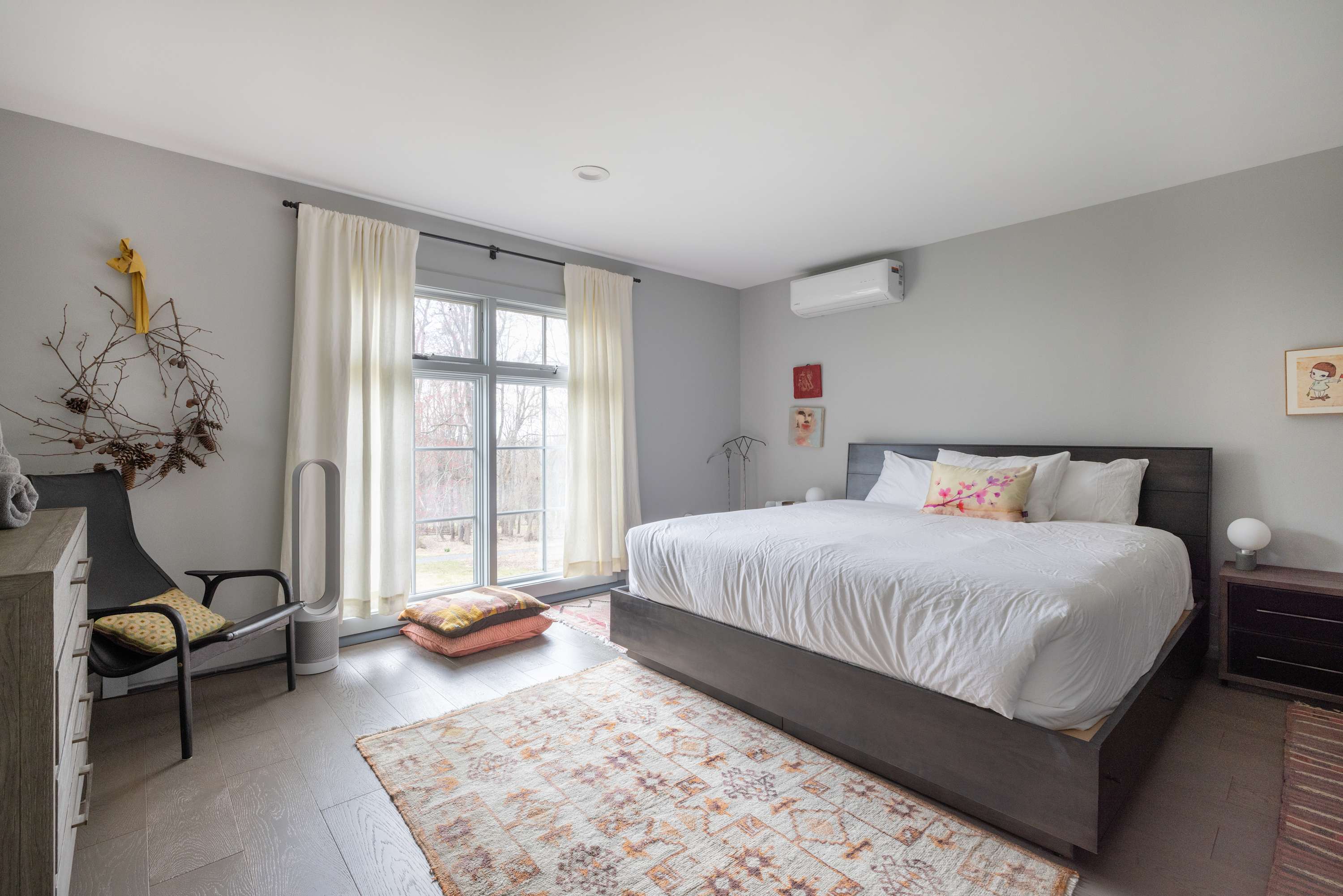 Bedroom 1: Master