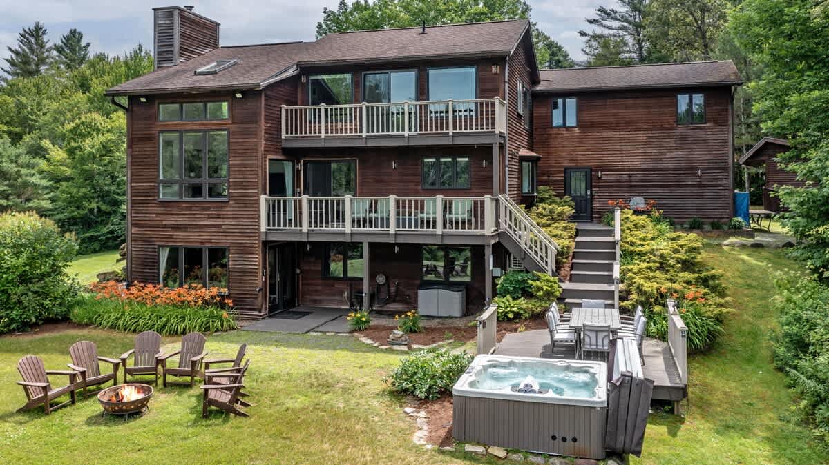 Mansfield View: Large Stowe Family Home w/ hot tub