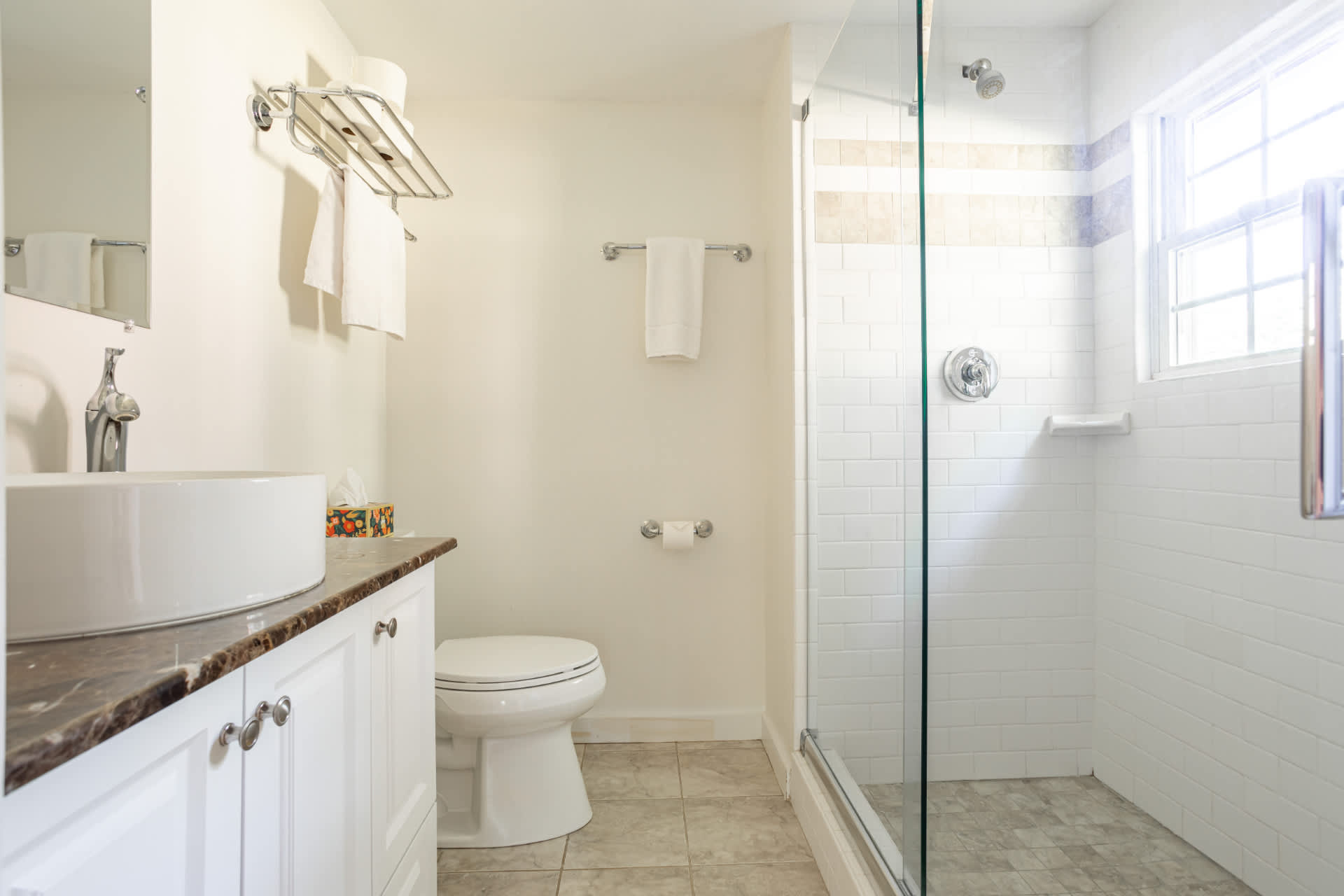 Full Bathroom 1