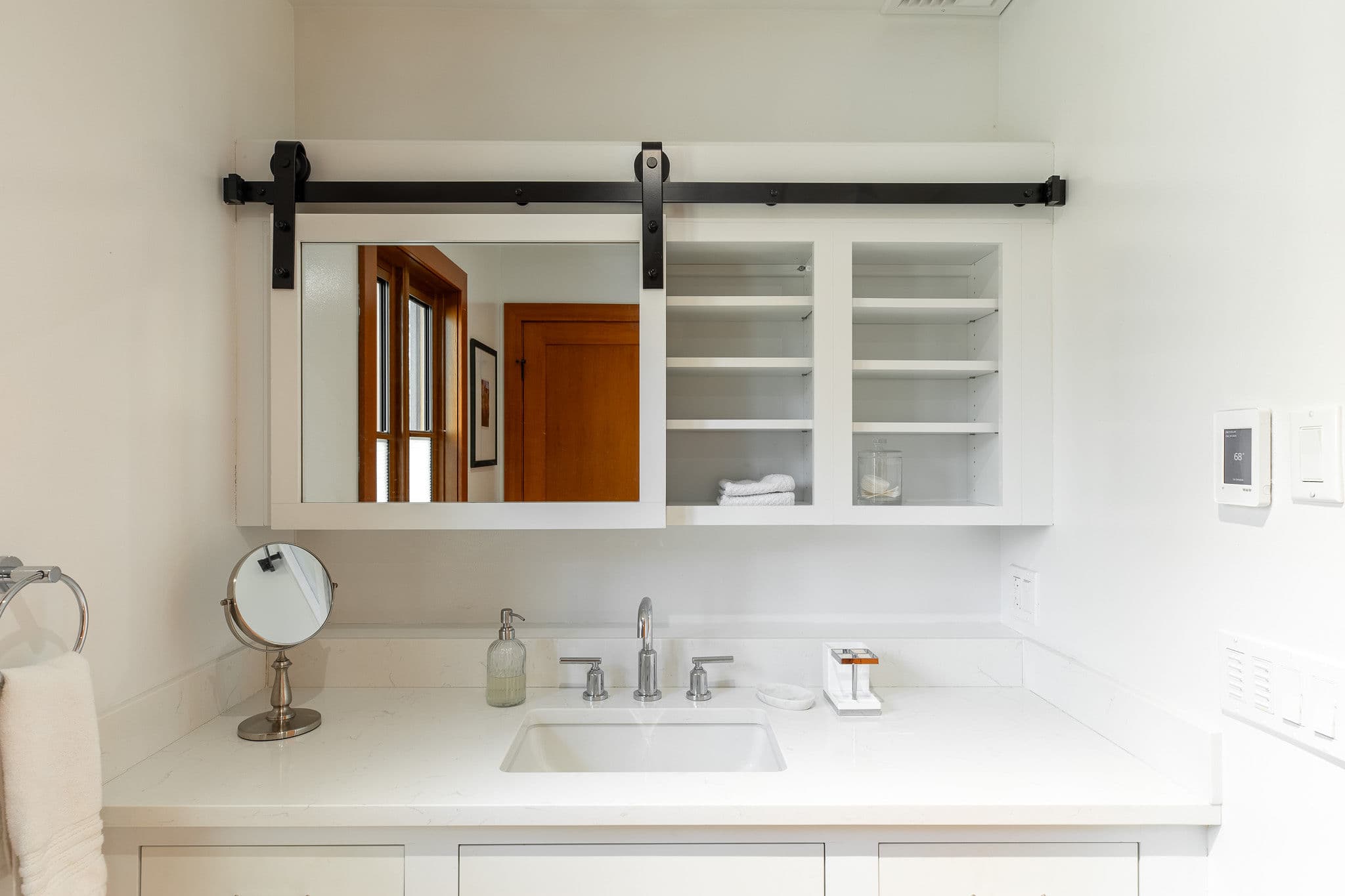 Full Bathroom 2
