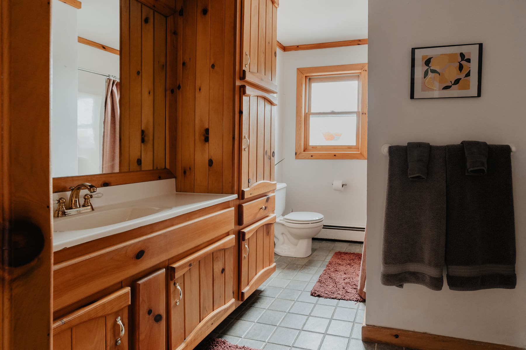Full Bathroom 1