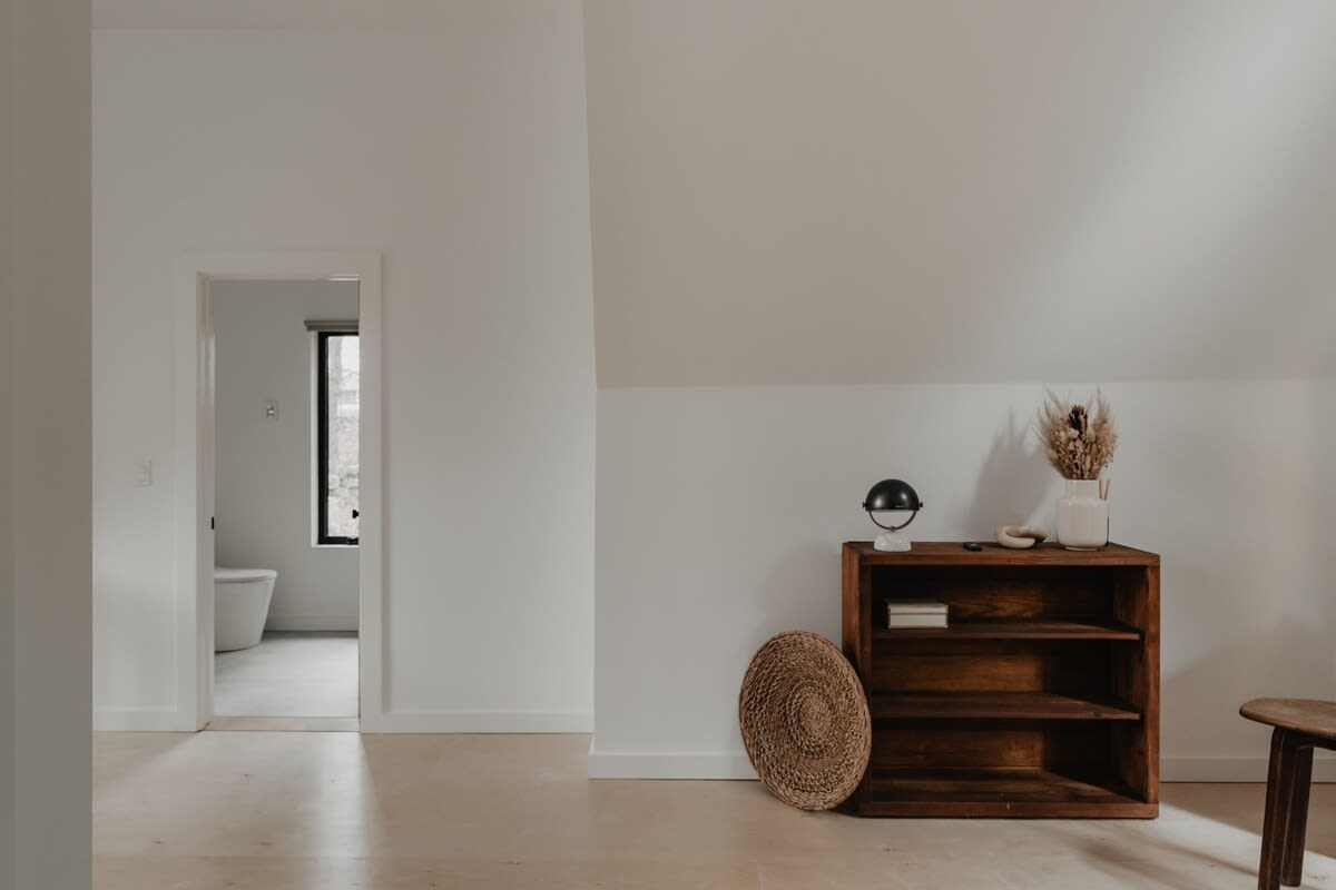 Full Bathroom 2