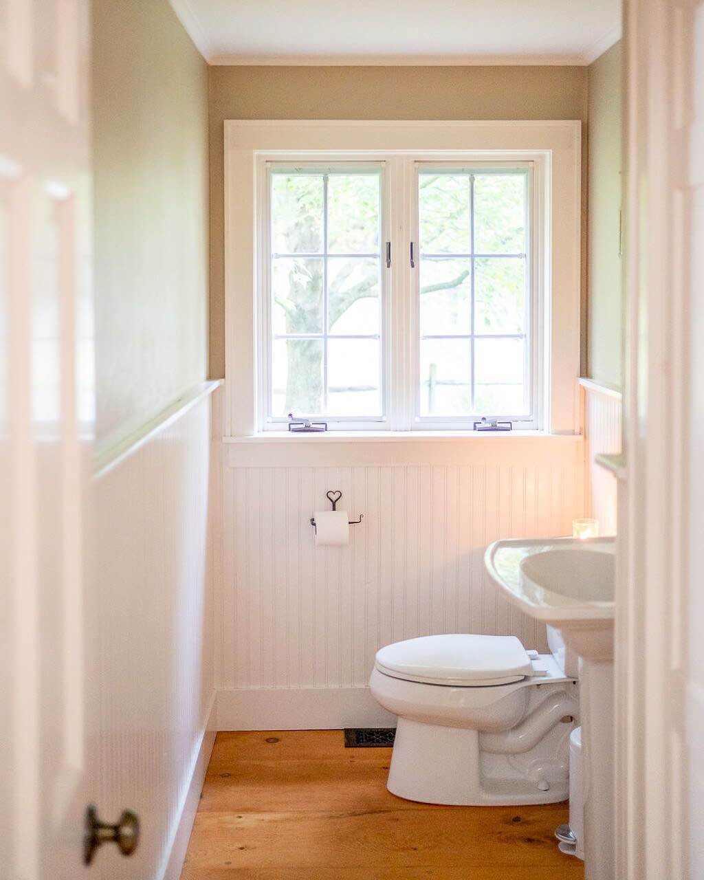 Full Bathroom 1