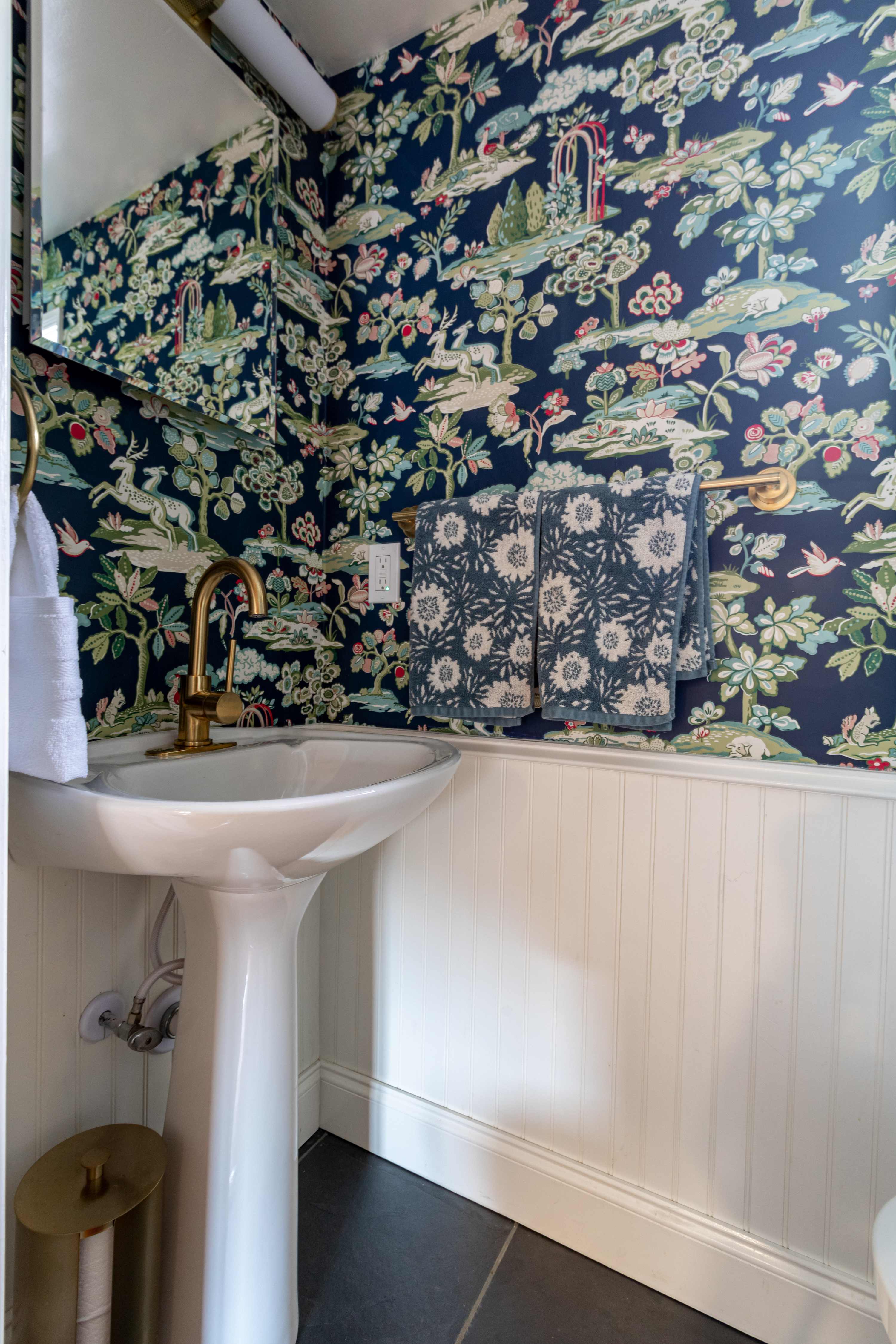 Full Bathroom 1