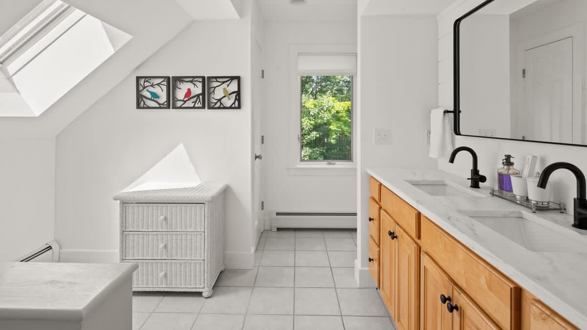 Full bathroom