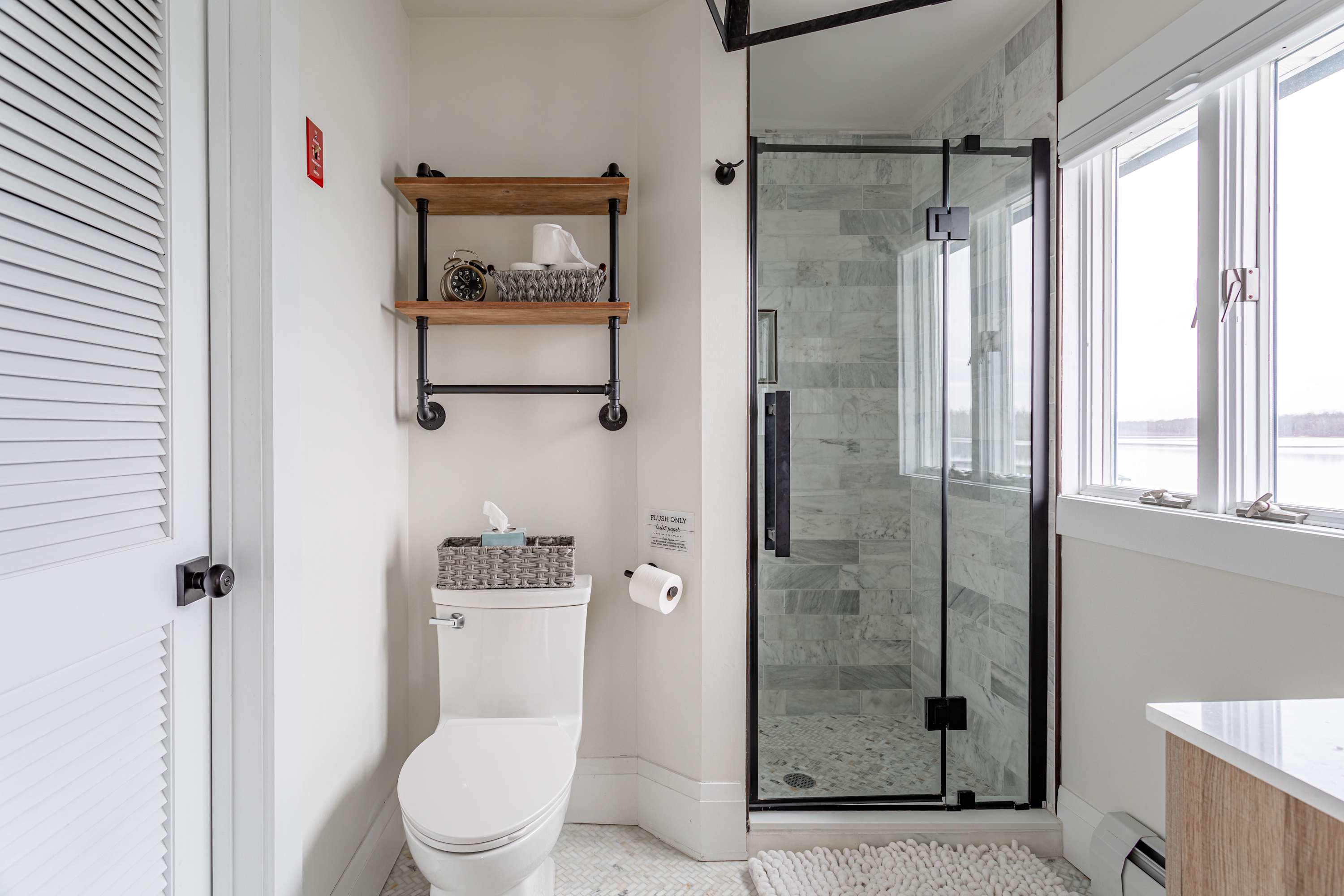 Full Bathroom 1