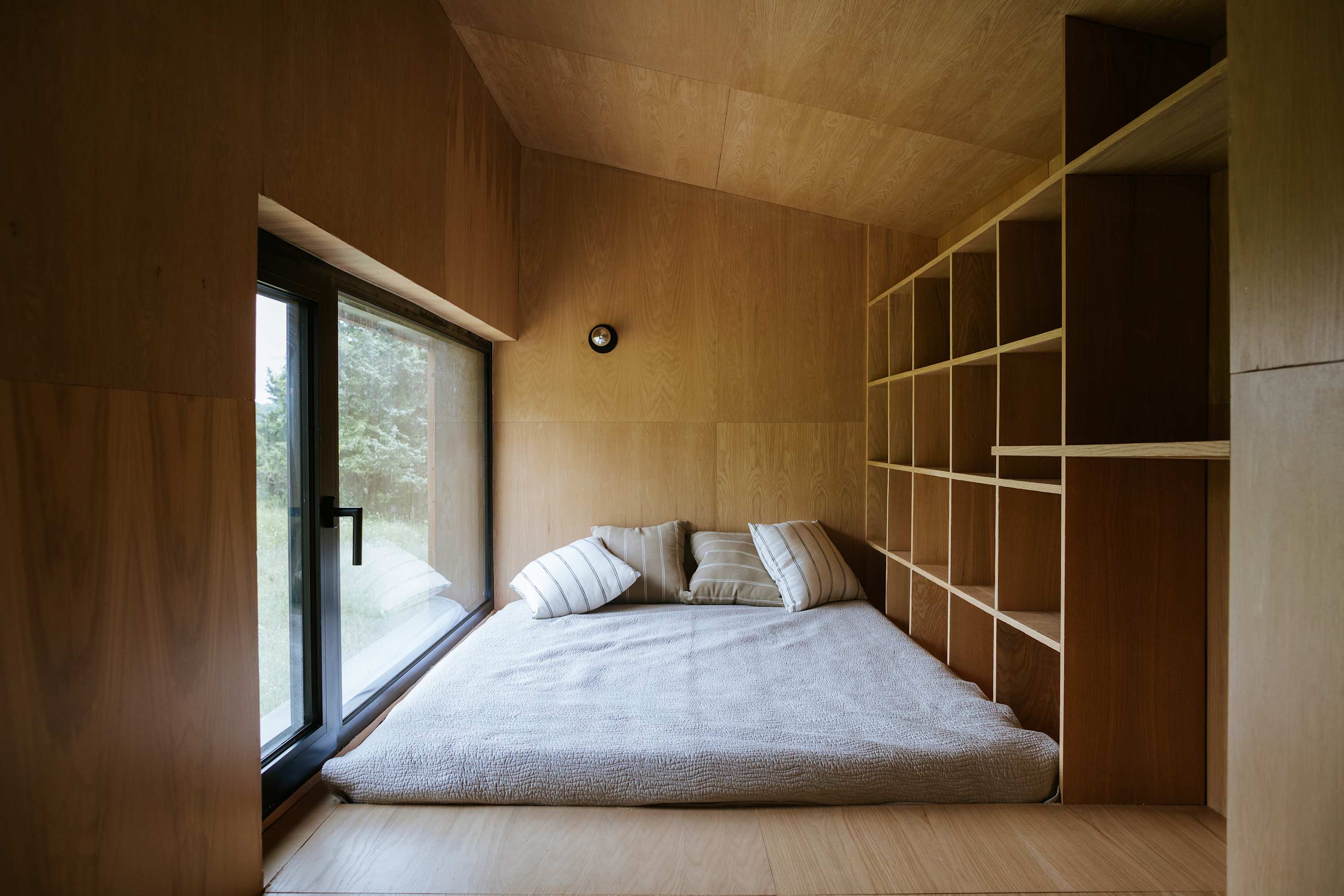 Bedroom 1: Master