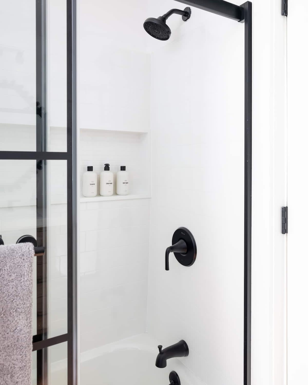 Full bathroom 1