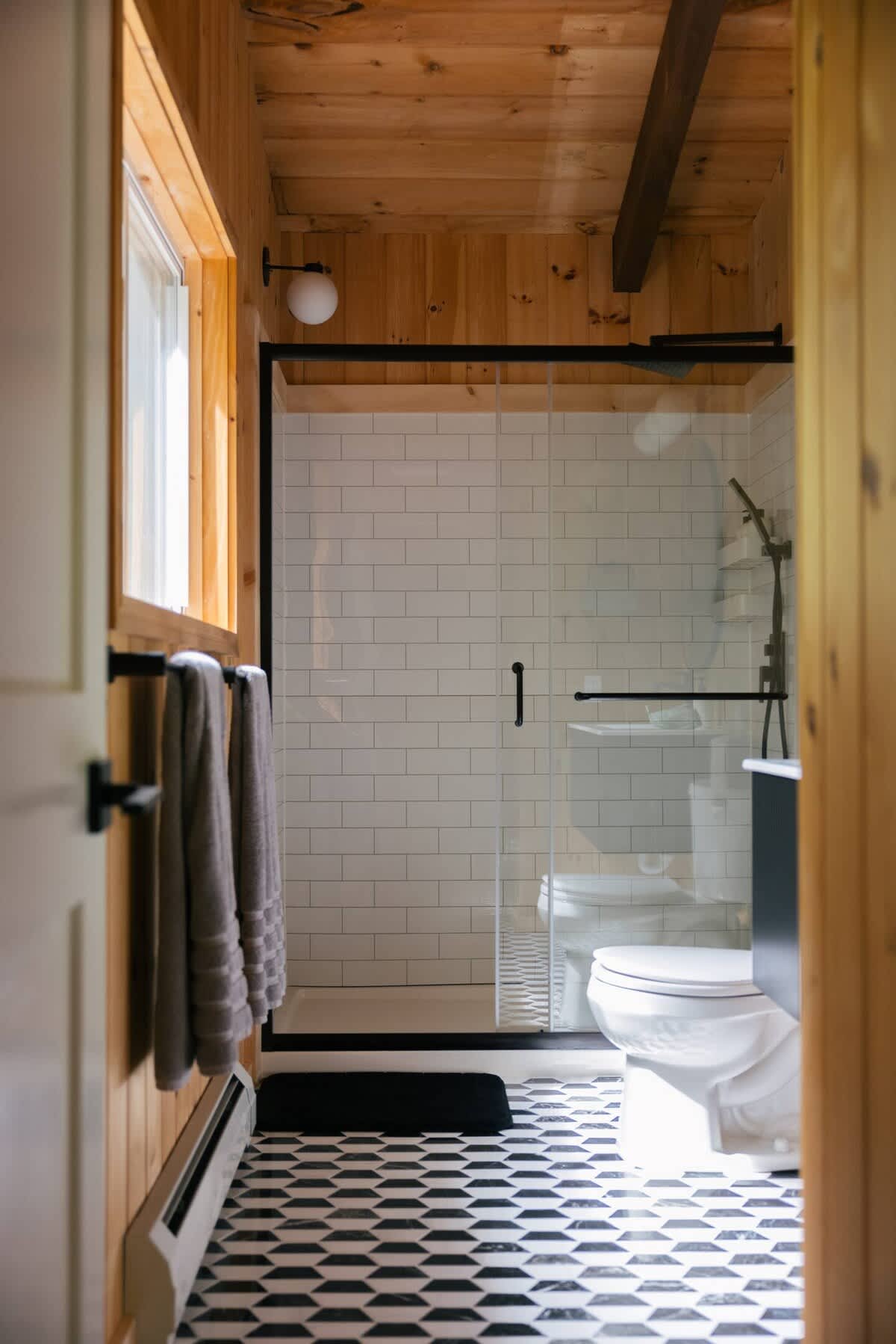 Full bathroom 2
