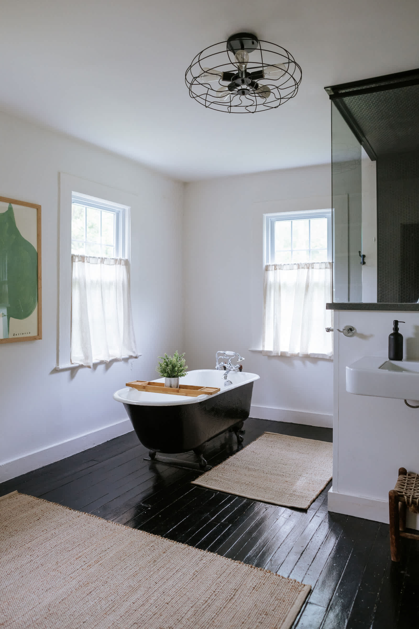 Full Bathroom 2