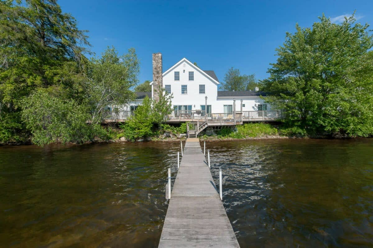 The Homestead Full: Lakefront Fun—Sleeps 28!