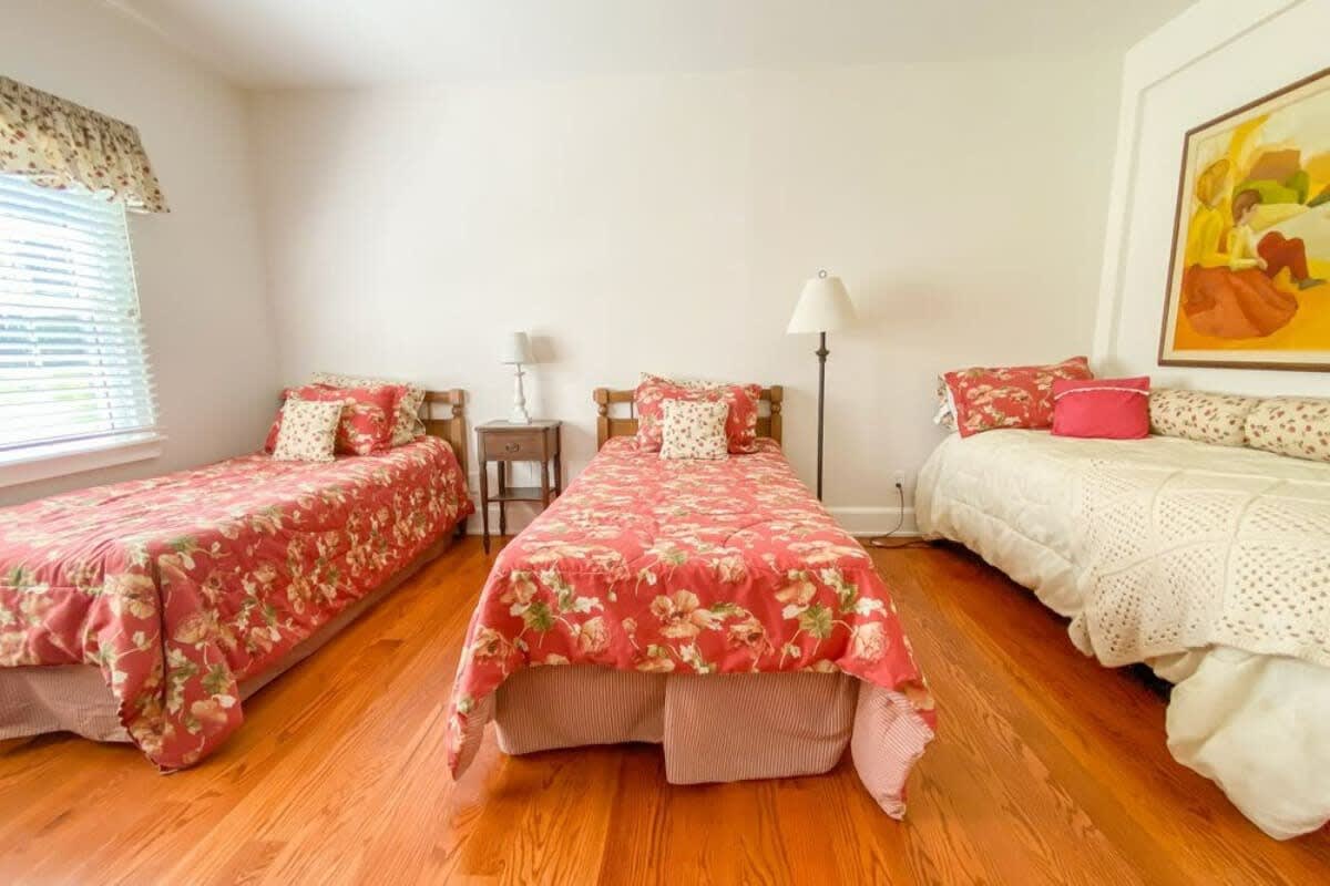 Bedroom 03: Main House