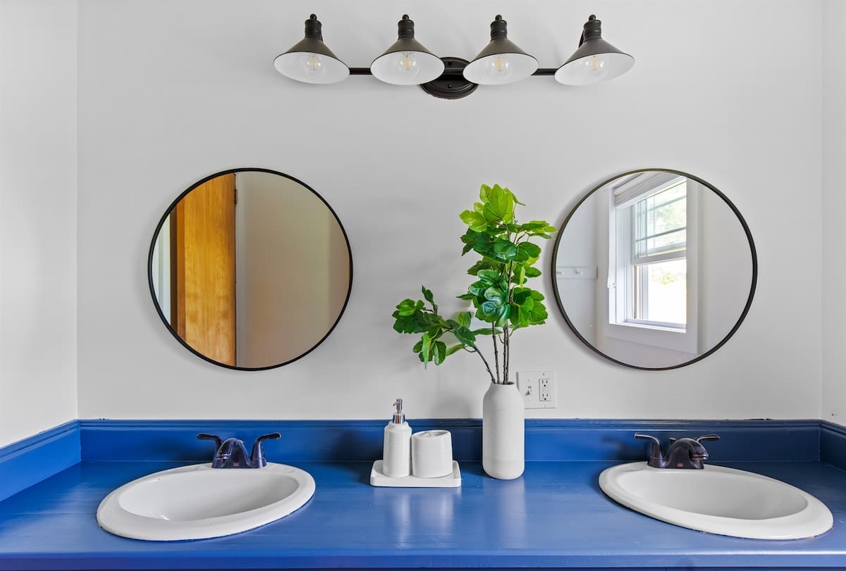 Full bathroom