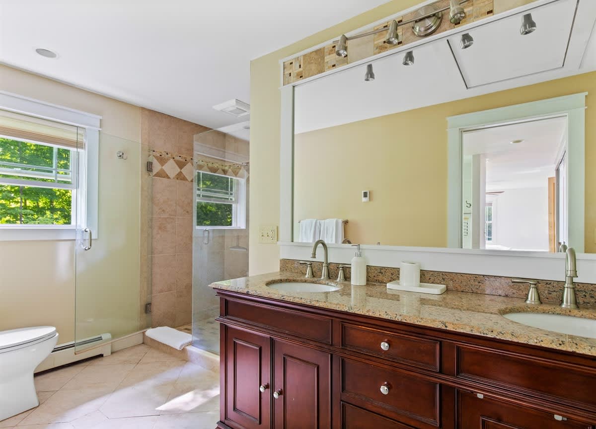 Full bathroom