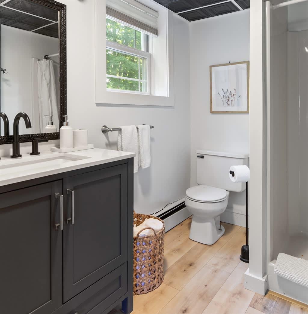 Full bathroom