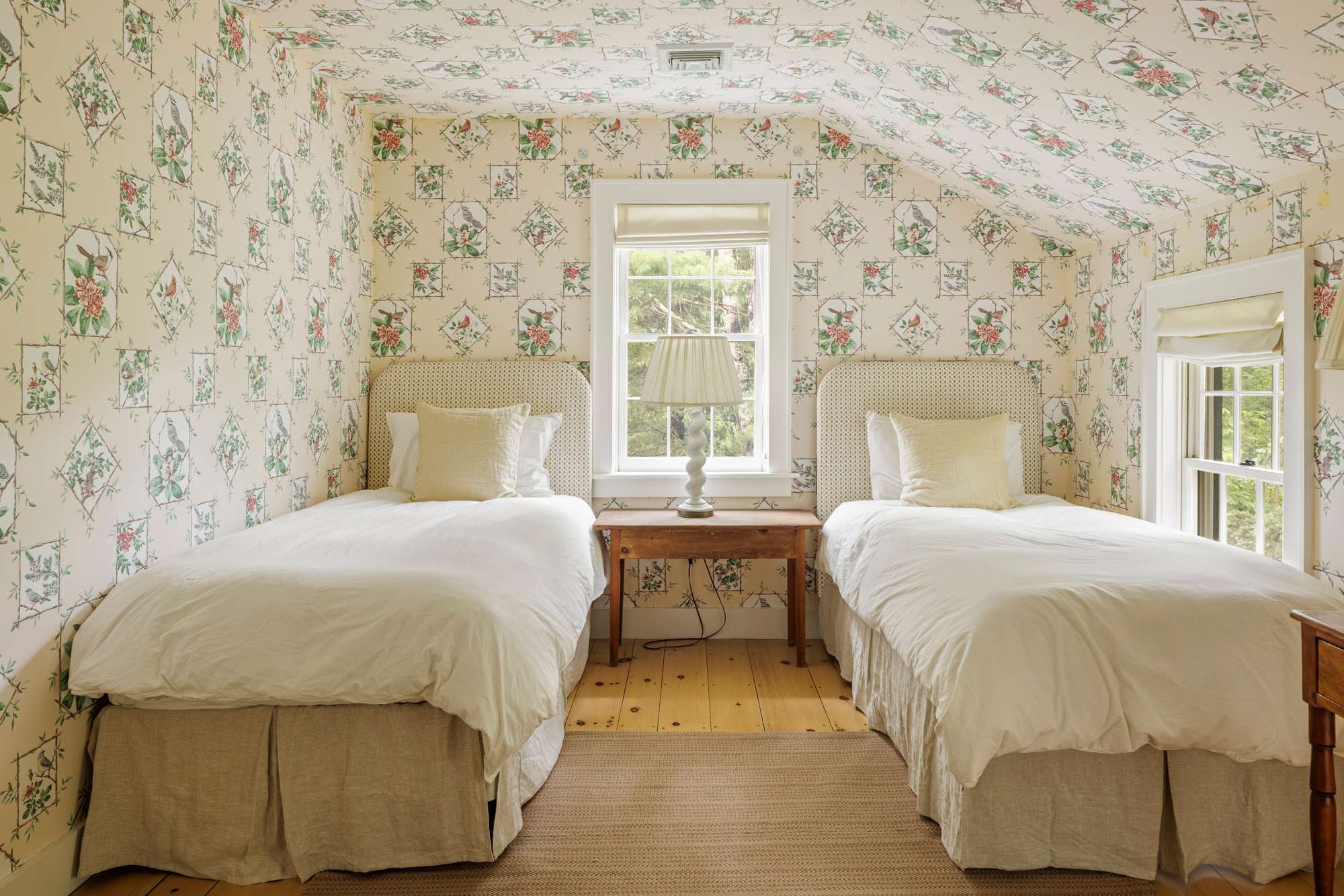 Bedroom 1: Master