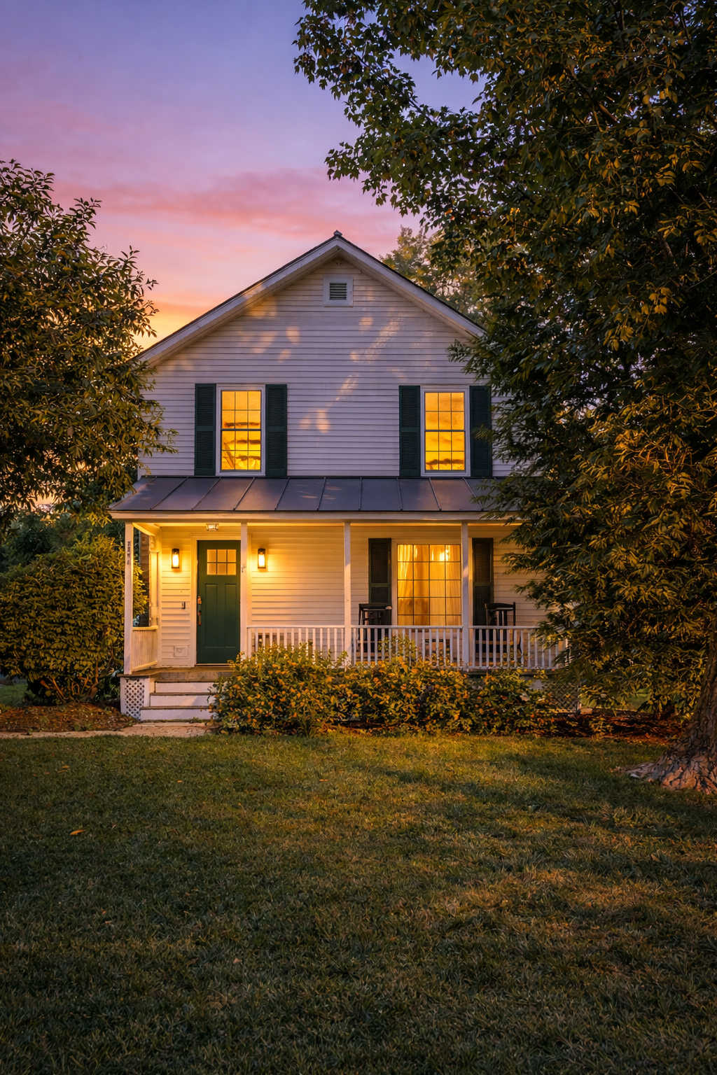 The Winterberry Farmhouse - in-town modern retreat