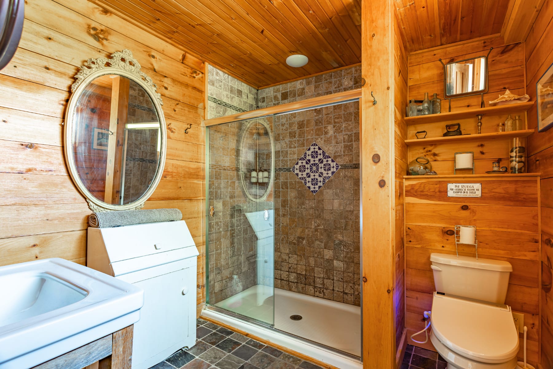 Full Bathroom 2