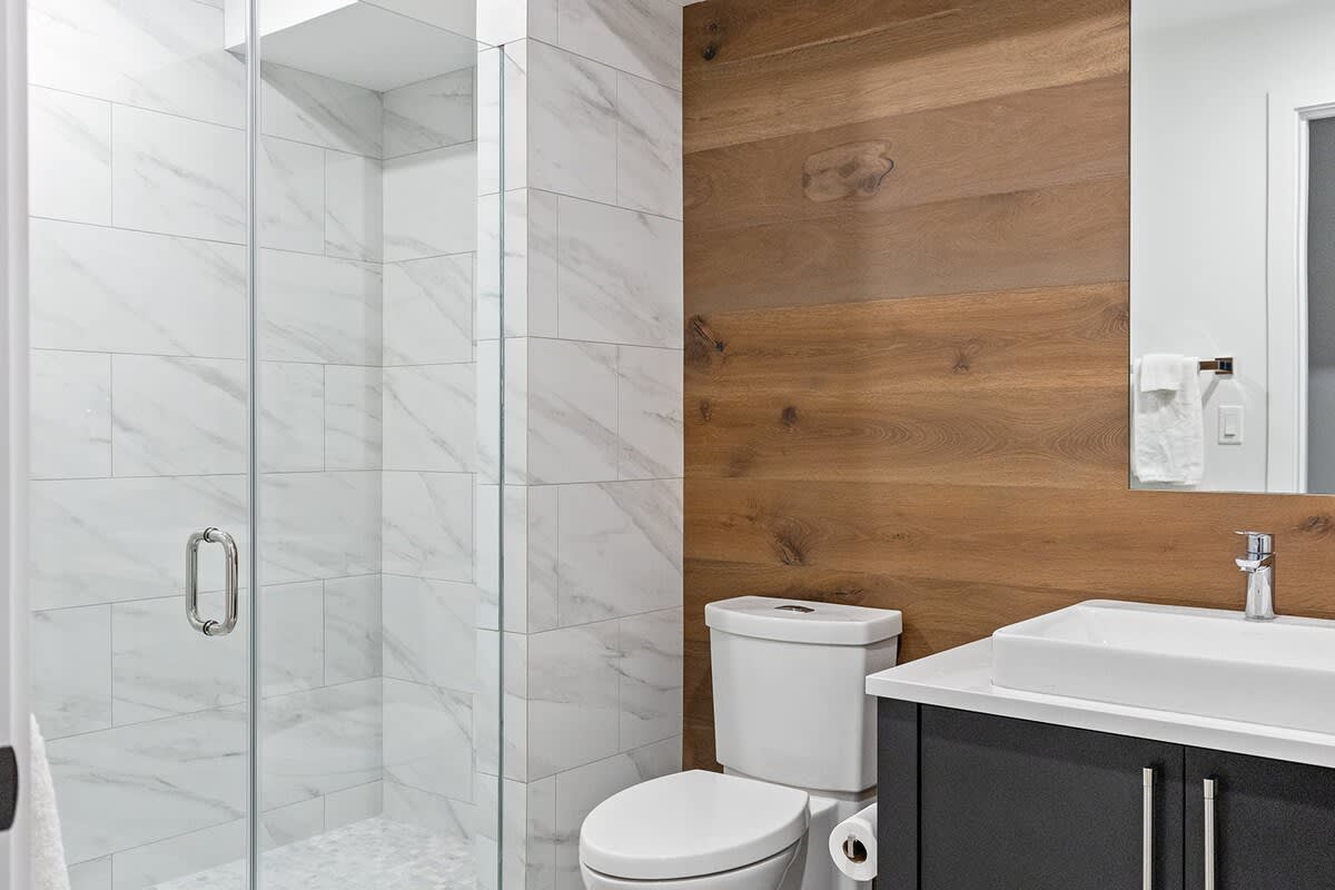 Full bathroom