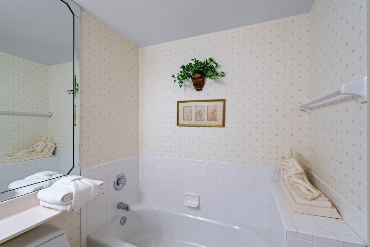 Full bathroom